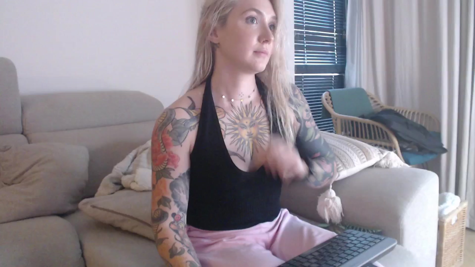 Gallery image thumbnail from Tattoo_bbgirl's myfreecams stream on, 10/28/2025, 16:33 image 9 of 20