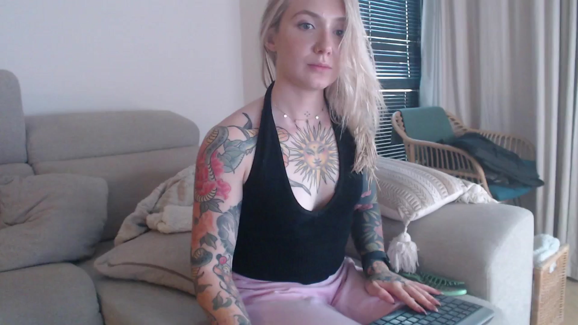 Gallery image thumbnail from Tattoo_bbgirl's myfreecams stream on, 10/28/2025, 16:33 image 18 of 20