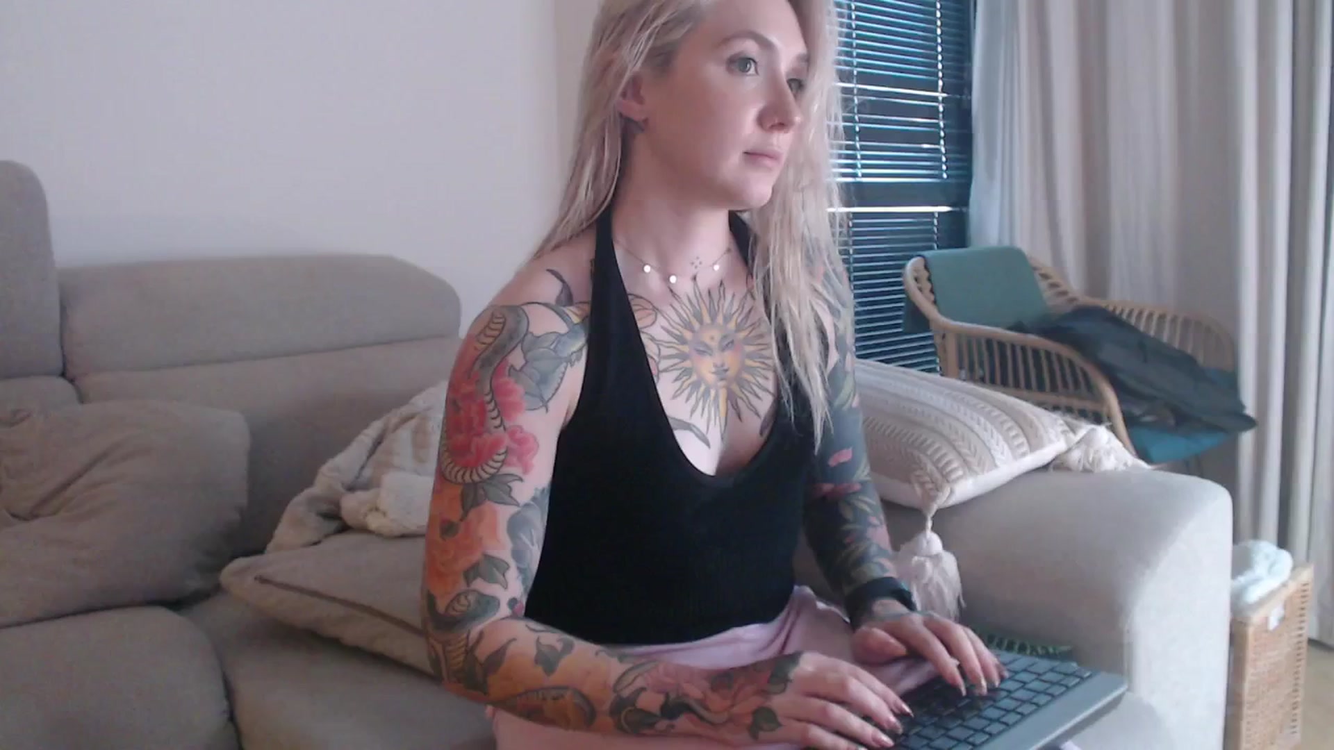 Gallery image thumbnail from Tattoo_bbgirl's myfreecams stream on, 10/28/2025, 16:33 image 8 of 20