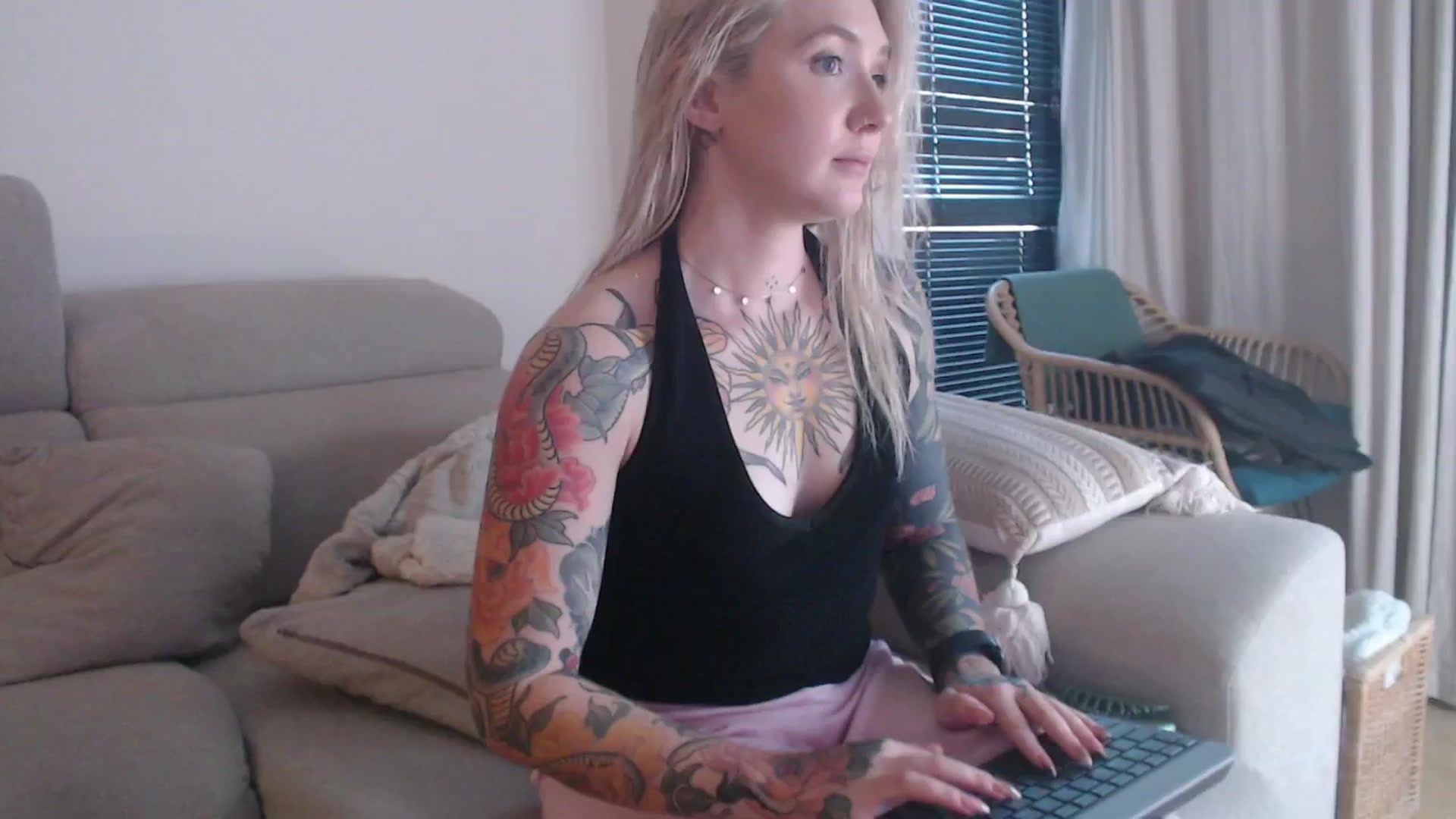 Gallery image thumbnail from Tattoo_bbgirl's myfreecams stream on, 10/28/2025, 16:33 image 7 of 20