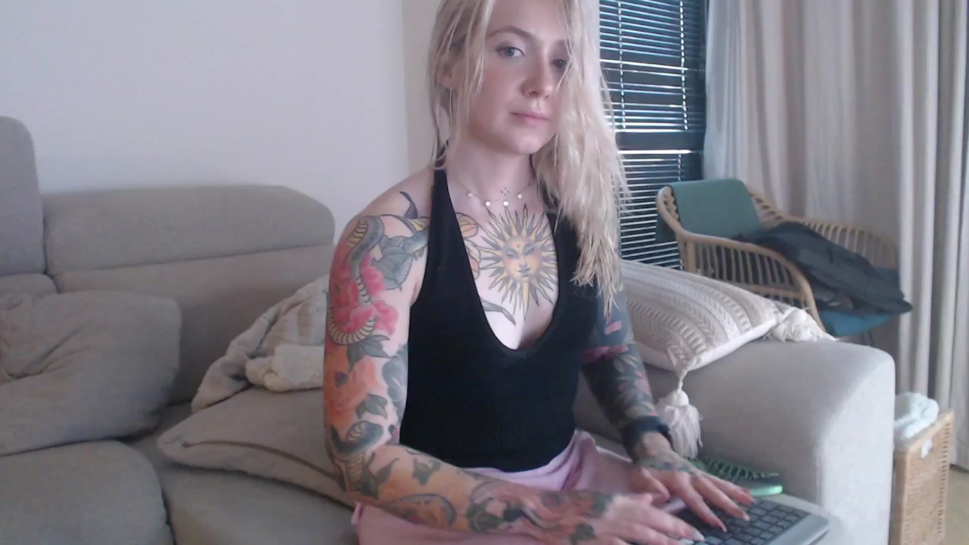 Gallery image thumbnail from Tattoo_bbgirl's myfreecams stream on, 10/28/2025, 16:33 image 19 of 20