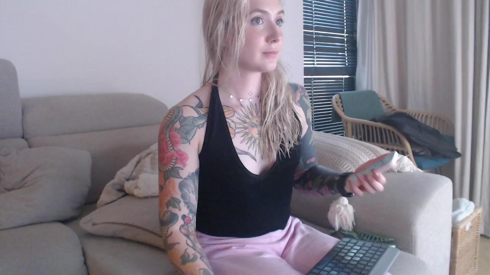 Gallery image thumbnail from Tattoo_bbgirl's myfreecams stream on, 10/28/2025, 16:33 image 20 of 20