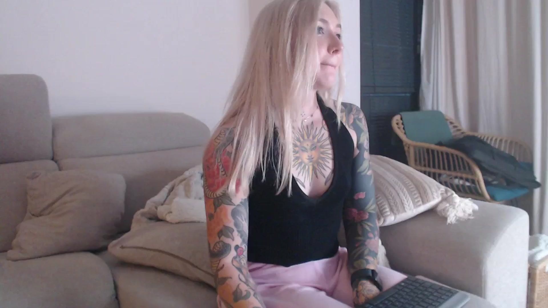 Gallery image thumbnail from Tattoo_bbgirl's myfreecams stream on, 10/28/2025, 17:52 image 15 of 20