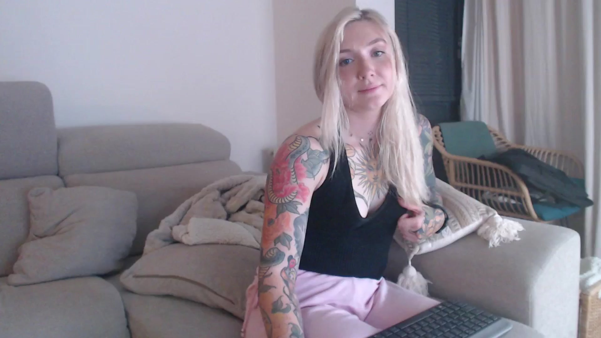 Gallery image thumbnail from Tattoo_bbgirl's myfreecams stream on, 10/28/2025, 17:52 image 16 of 20