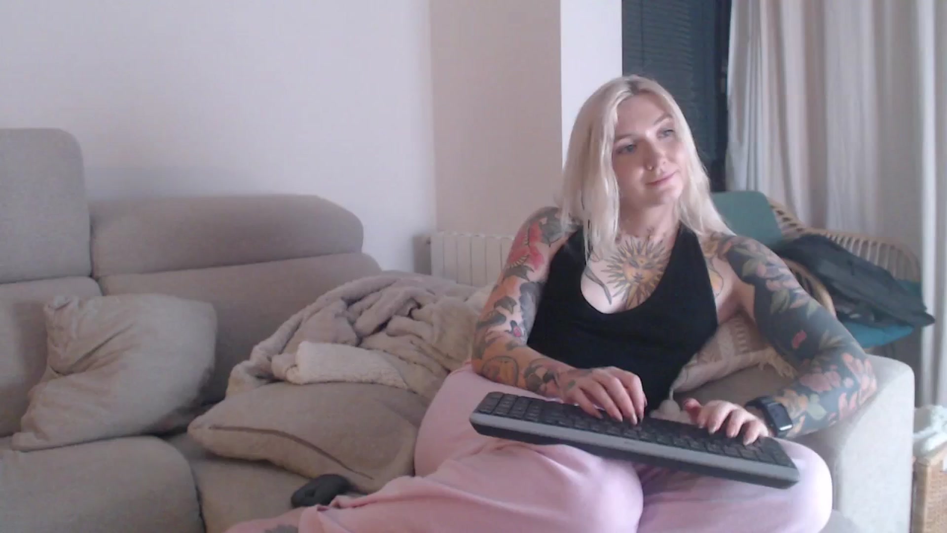 Gallery image thumbnail from Tattoo_bbgirl's myfreecams stream on, 10/28/2025, 17:52 image 20 of 20