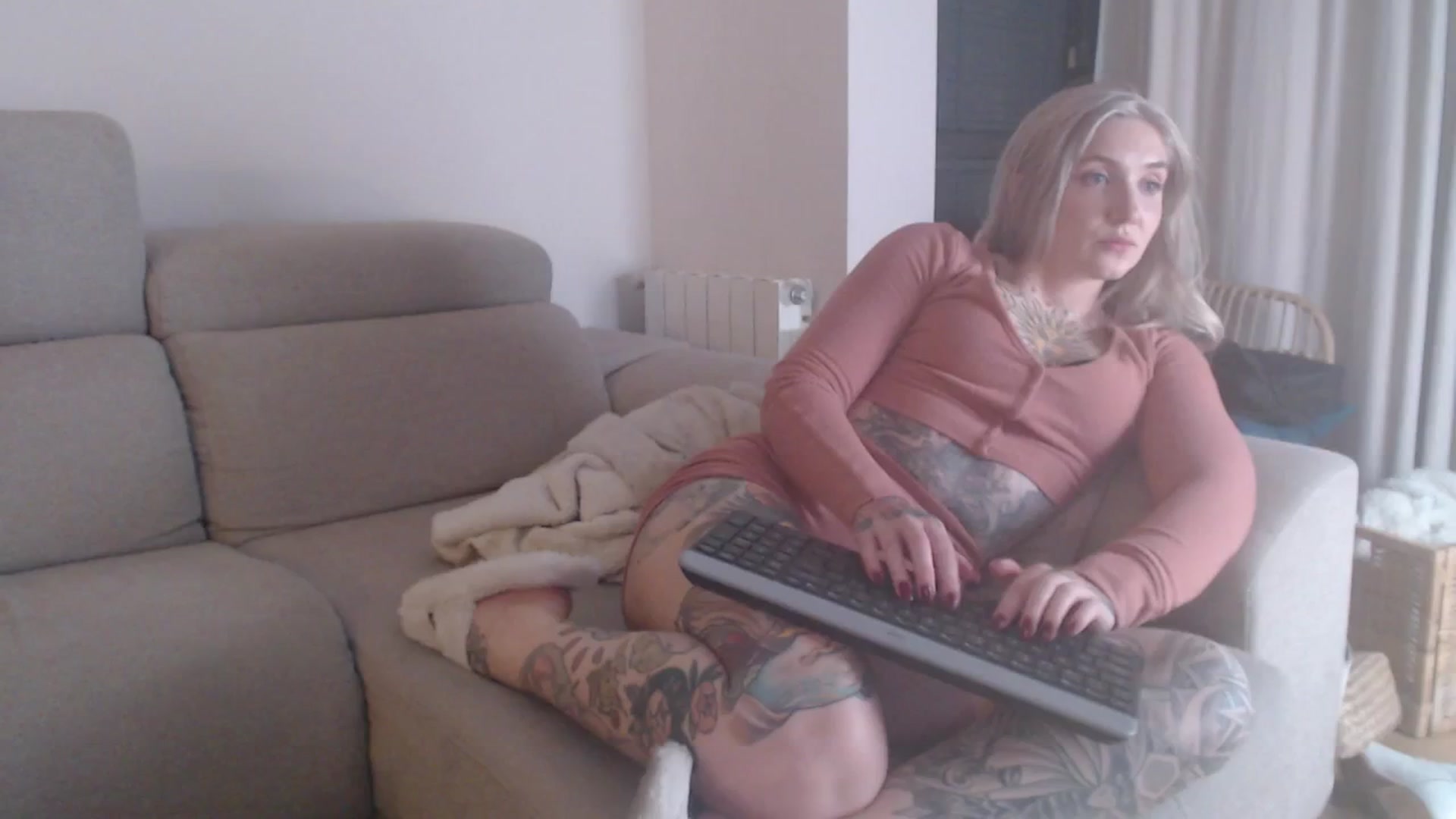 Gallery image thumbnail from Tattoo_bbgirl's myfreecams stream on, 12/01/2025, 22:45 image 1 of 20