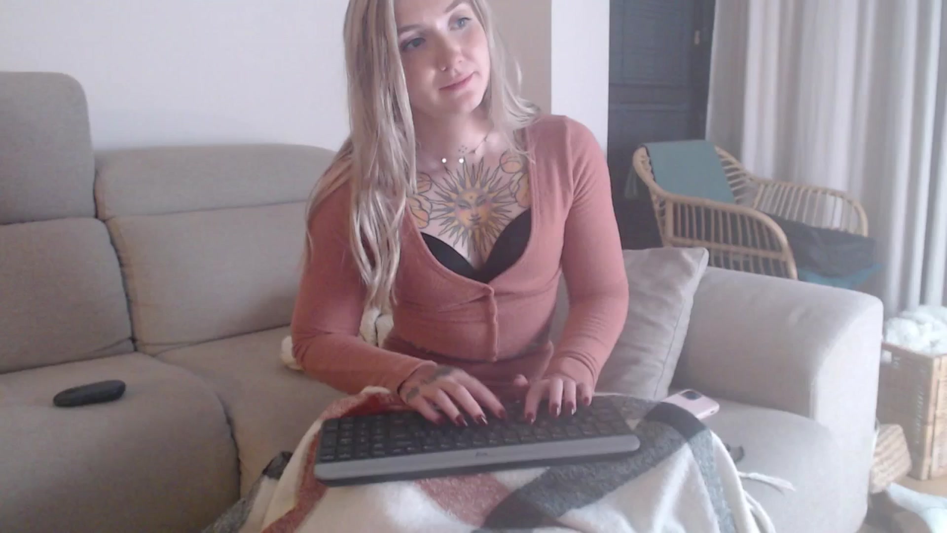 Gallery image thumbnail from Tattoo_bbgirl's myfreecams stream on, 12/01/2025, 22:45 image 3 of 20