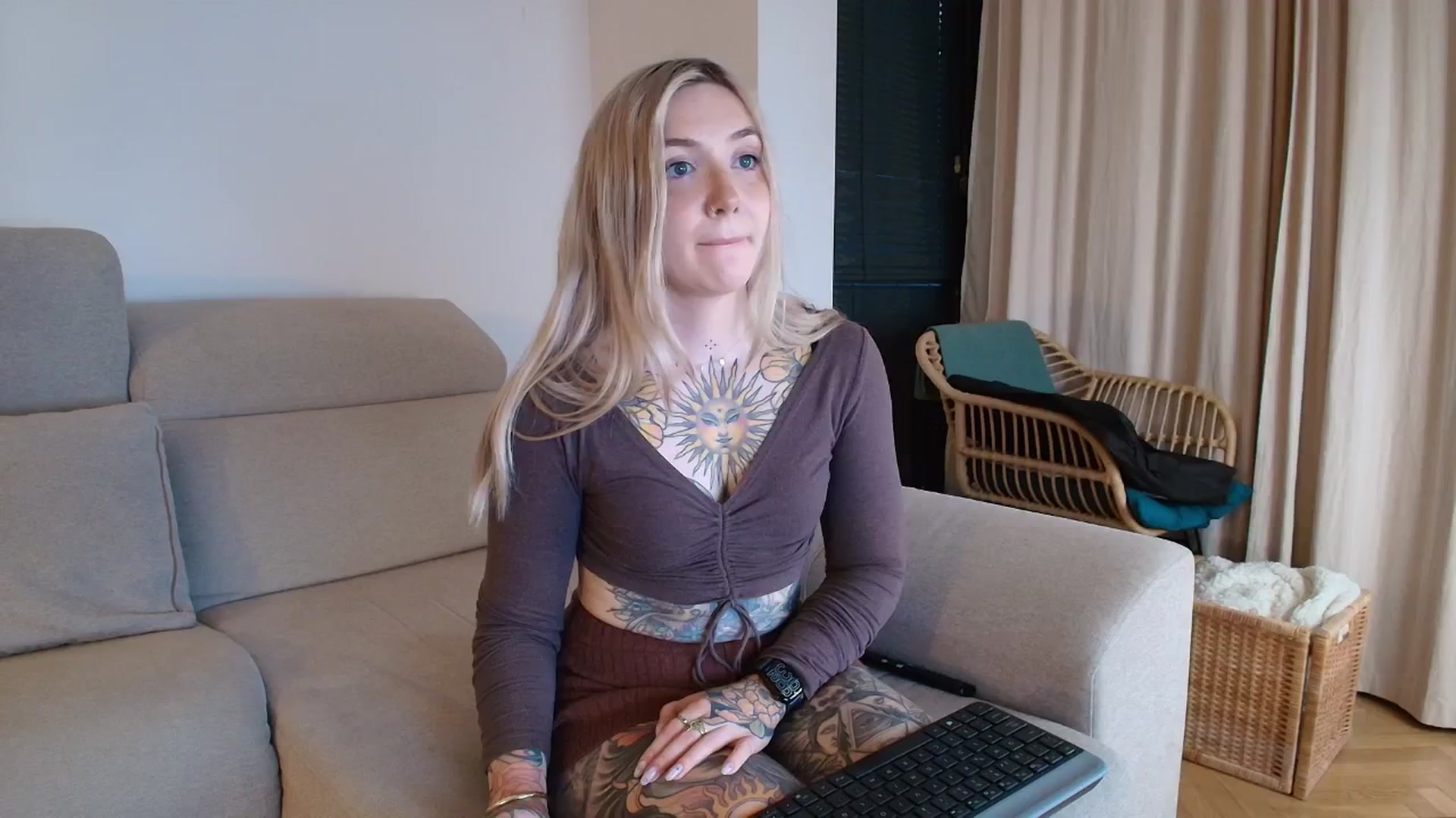 Gallery image thumbnail from Tattoo_bbgirl's myfreecams stream on, 01/16/2026, 17:41 image 10 of 20