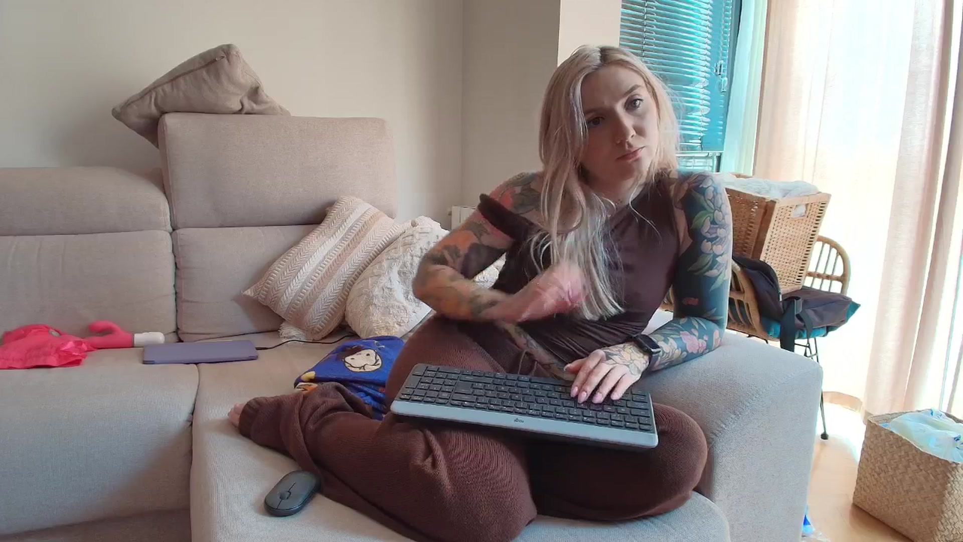 Gallery image thumbnail from Tattoo_bbgirl's myfreecams stream on, 04/07/2026, 15:38 image 3 of 20