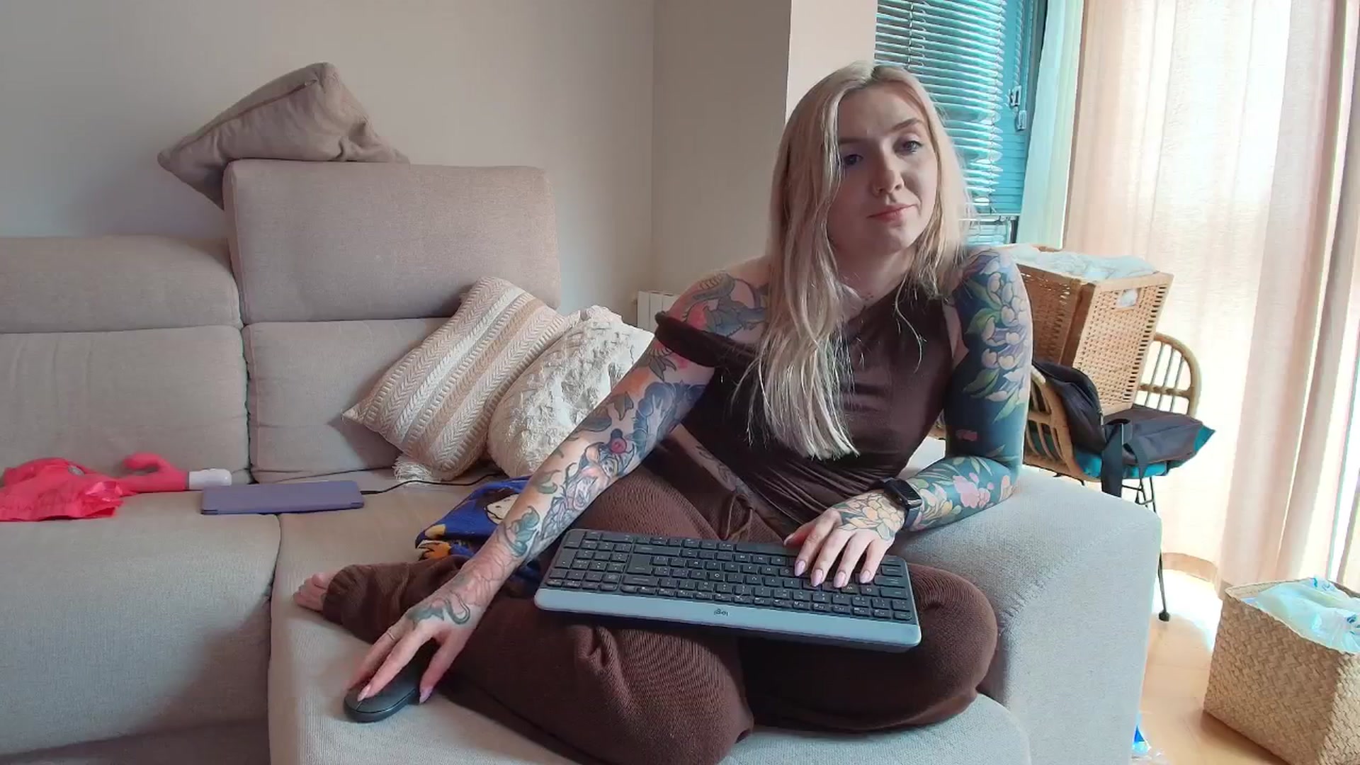 Gallery image thumbnail from Tattoo_bbgirl's myfreecams stream on, 04/07/2026, 15:38 image 5 of 20