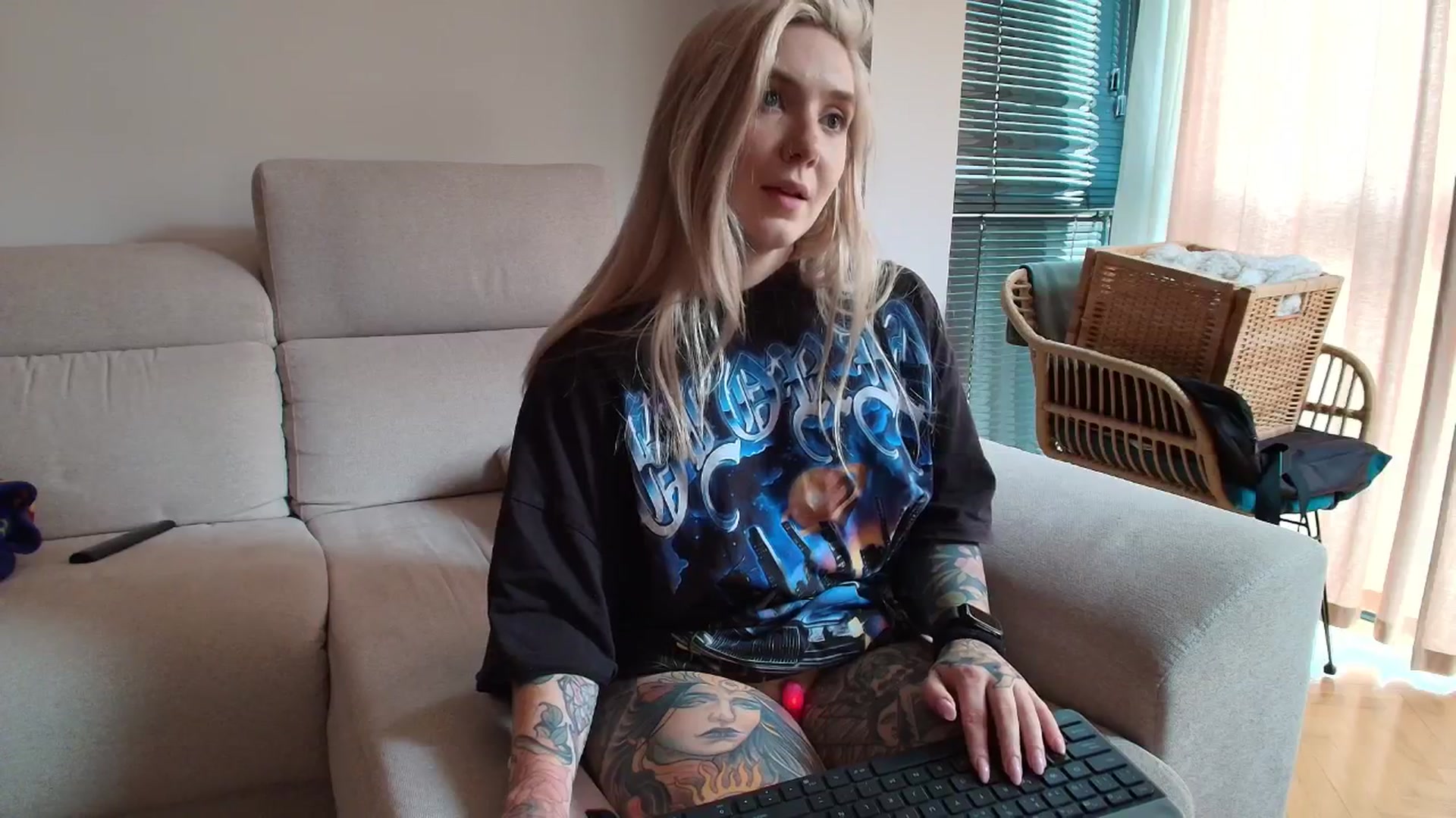 Gallery image thumbnail from Tattoo_bbgirl's myfreecams stream on, 04/11/2026, 17:28 image 14 of 20