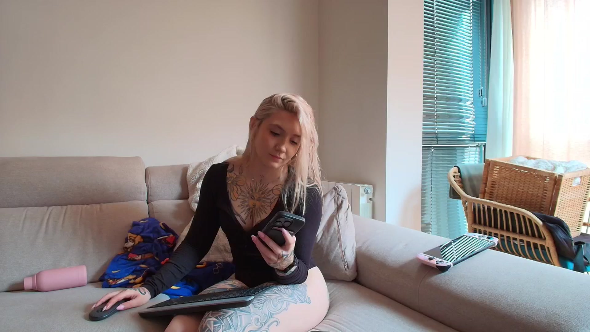 Gallery image thumbnail from Tattoo_bbgirl's myfreecams stream on, 04/21/2026, 14:43 image 14 of 20