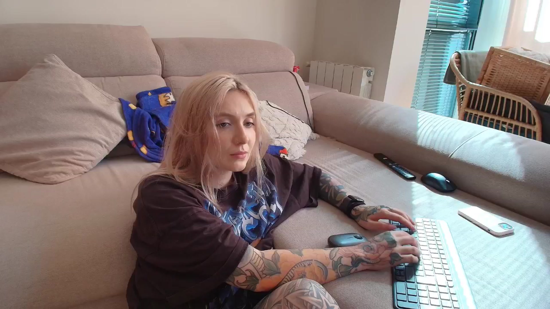 Gallery image thumbnail from Tattoo_bbgirl's myfreecams stream on, 04/22/2026, 16:10 image 17 of 20