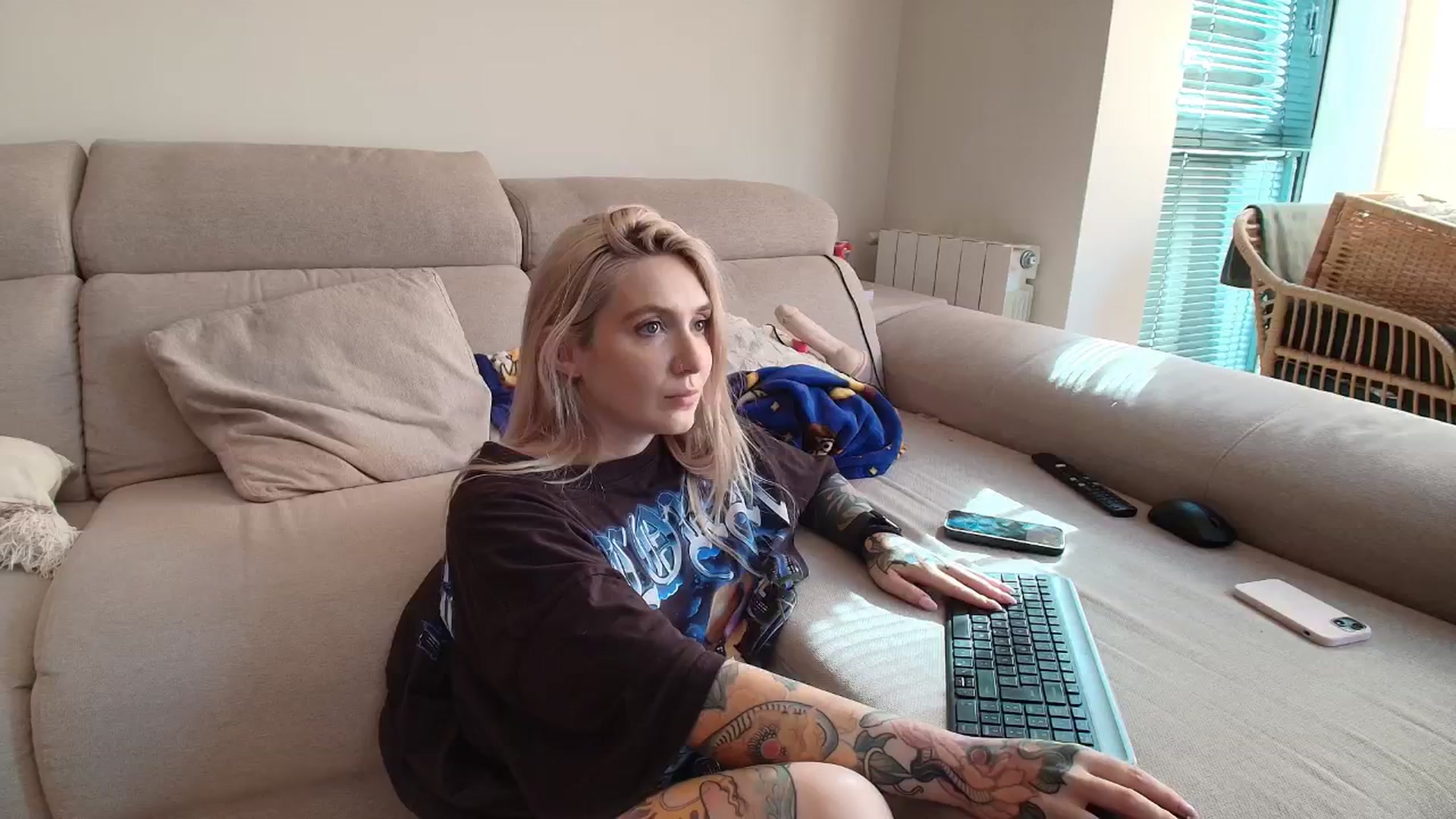 Gallery image thumbnail from Tattoo_bbgirl's myfreecams stream on, 04/22/2026, 18:37 image 1 of 20