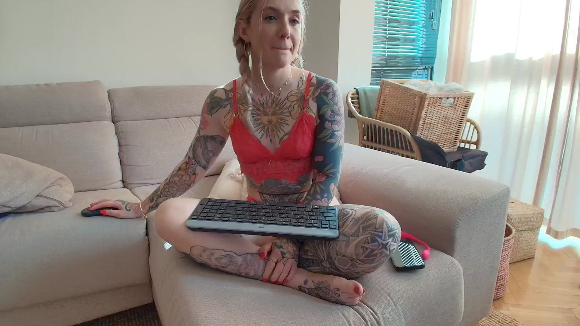 Gallery image thumbnail from Tattoo_bbgirl's myfreecams stream on, 05/04/2026, 20:04 image 4 of 20