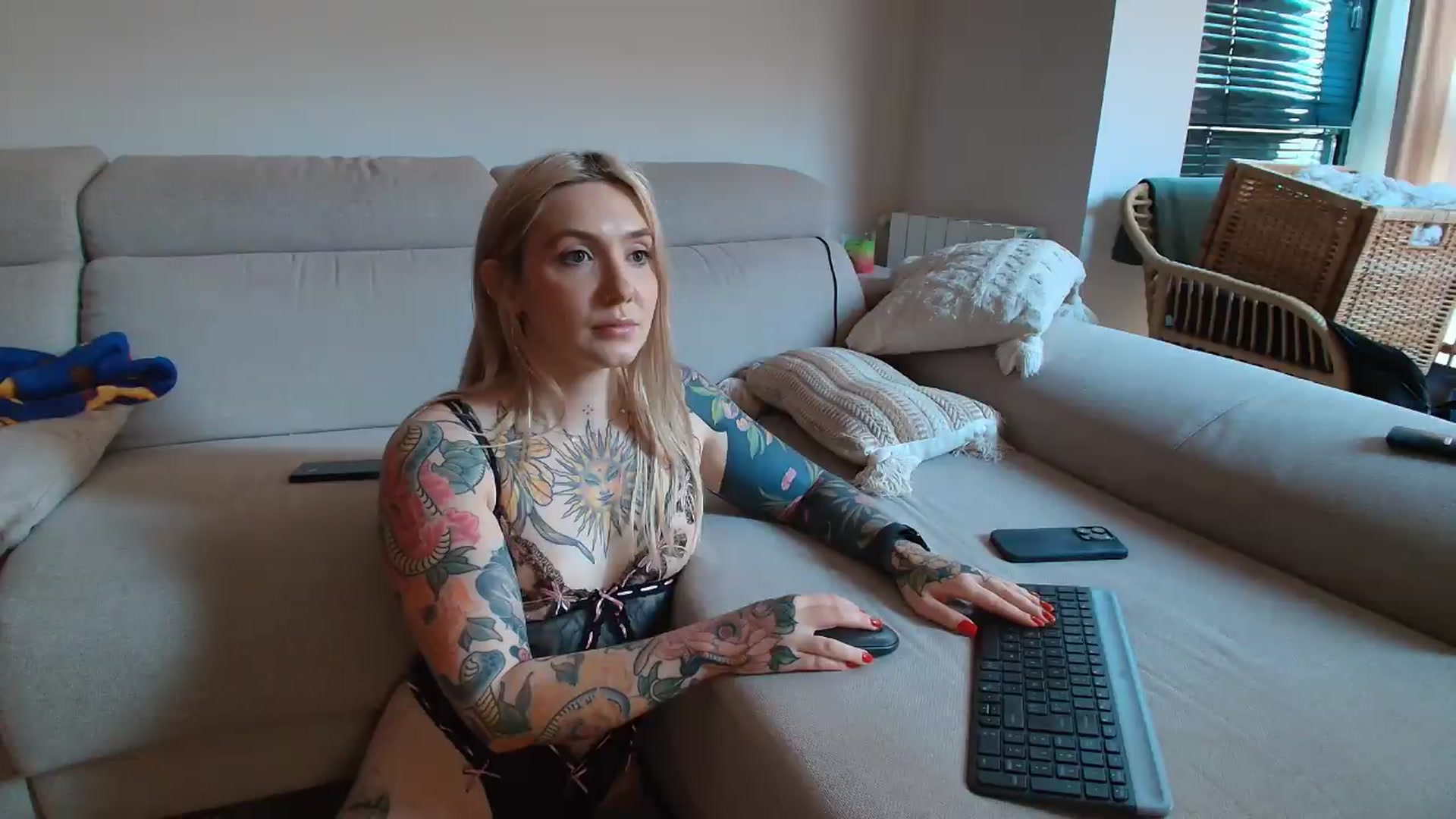 Gallery image thumbnail from Tattoo_bbgirl's myfreecams stream on, 05/06/2026, 19:01 image 18 of 20
