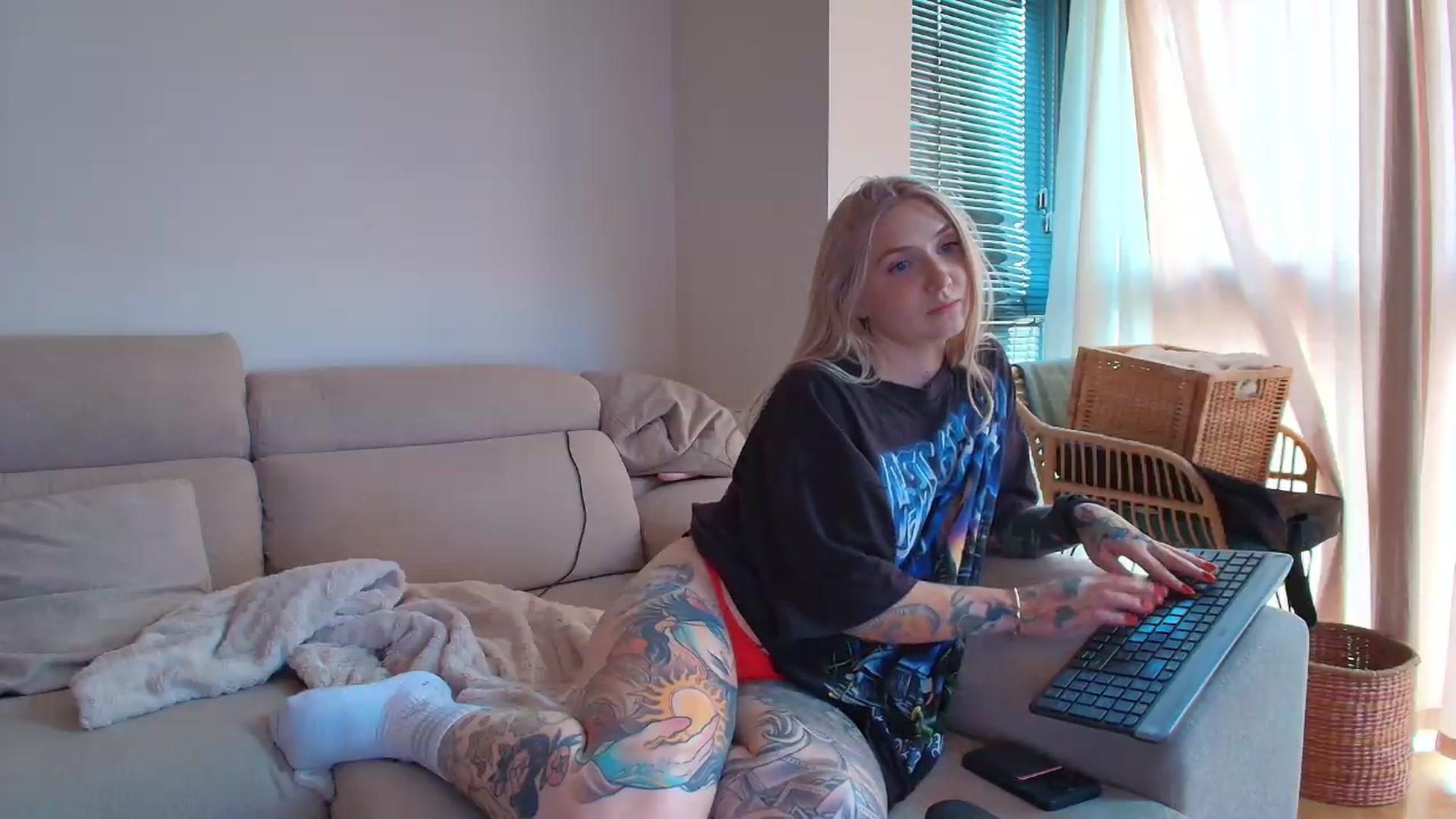 Gallery image thumbnail from Tattoo_bbgirl's myfreecams stream on, 05/16/2026, 21:16 image 3 of 20