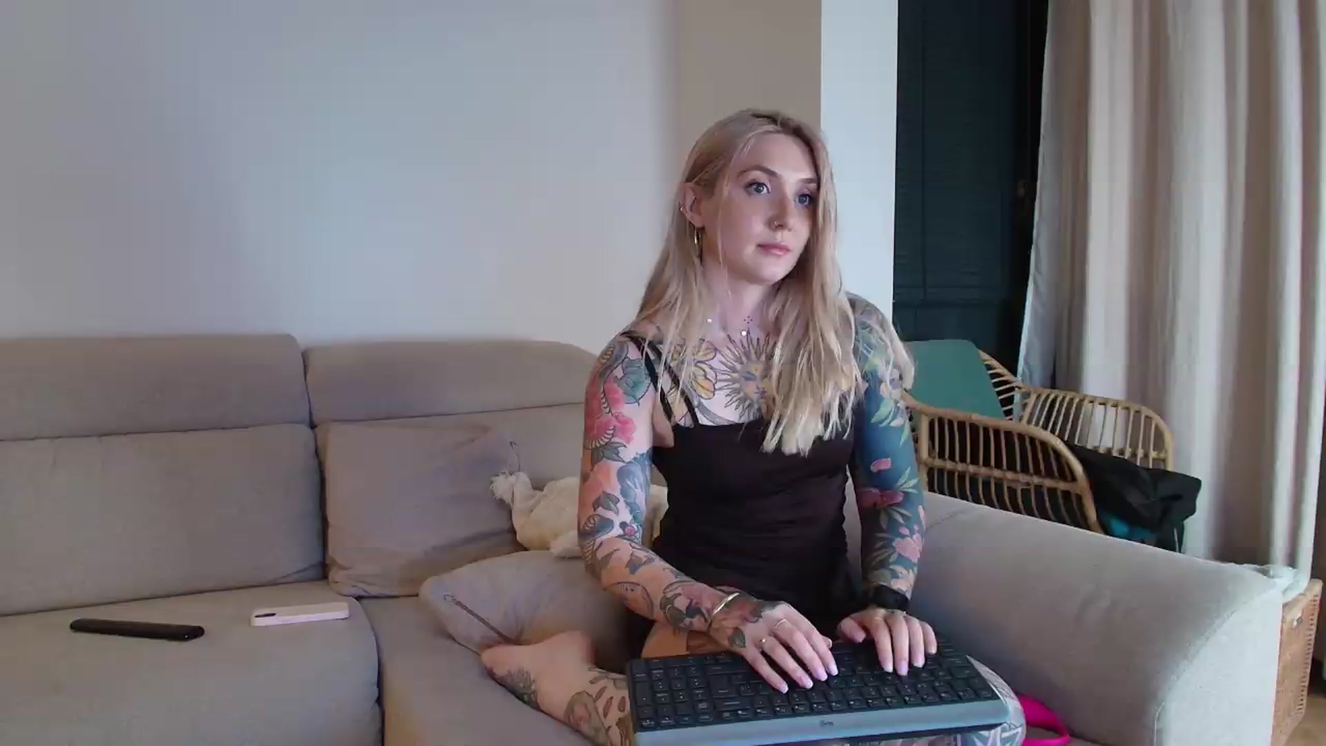 Gallery image thumbnail from Tattoo_bbgirl's myfreecams stream on, 06/01/2026, 20:12 image 19 of 20