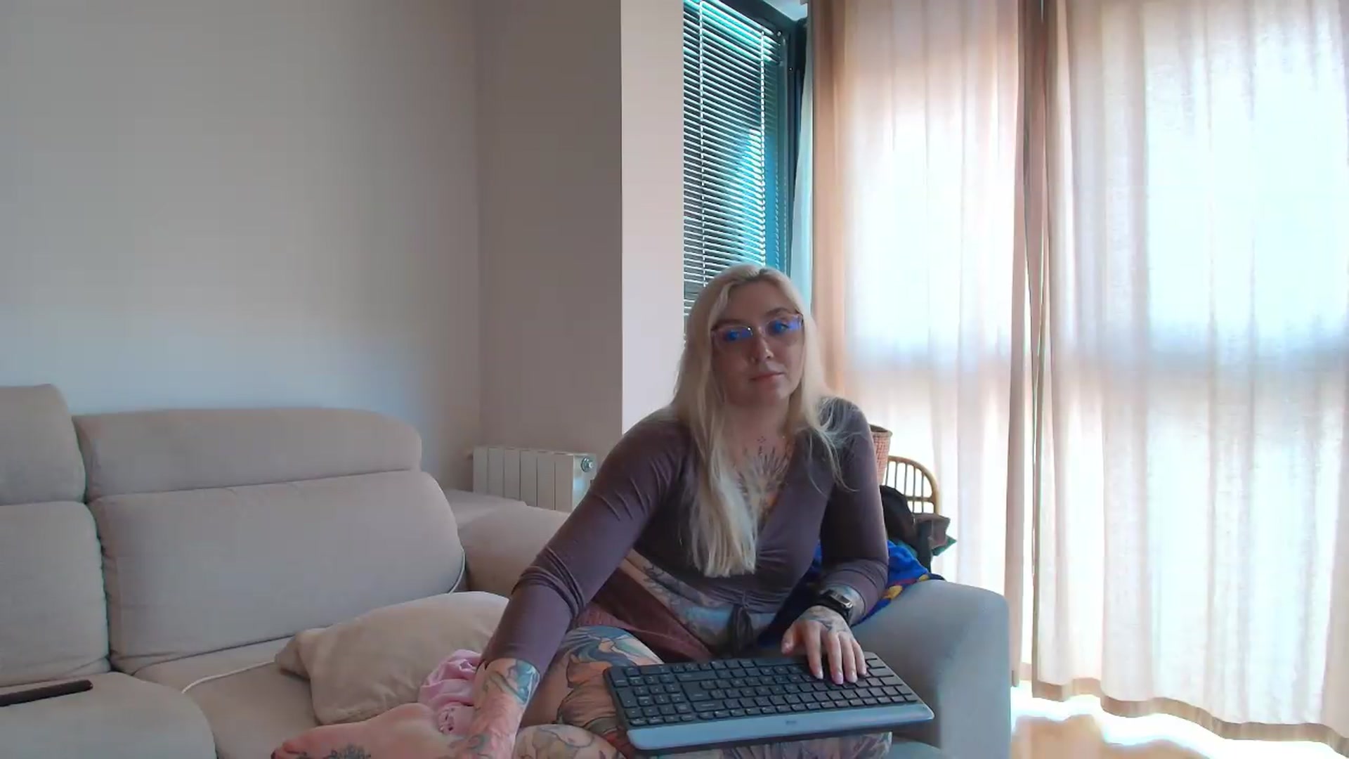 Gallery image thumbnail from Tattoo_bbgirl's myfreecams stream on, 06/12/2026, 20:03 image 3 of 20