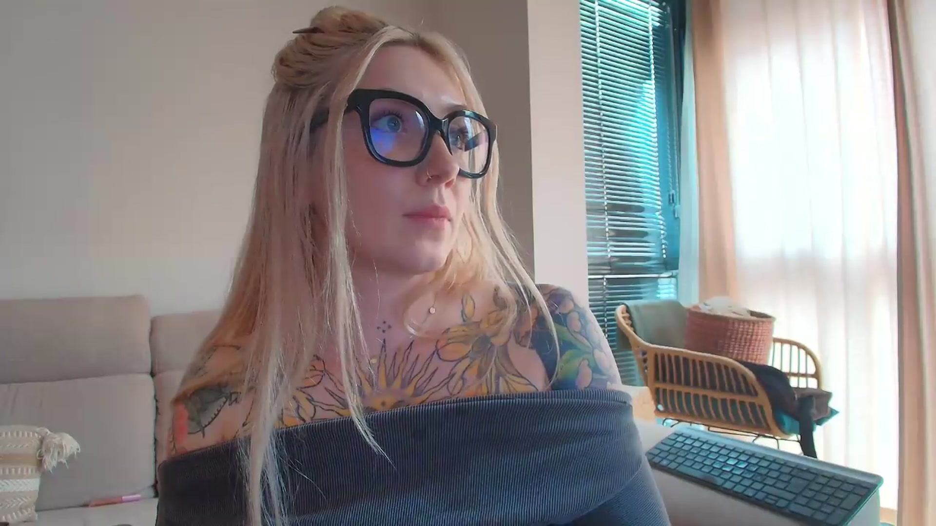 Gallery image thumbnail from Tattoo_bbgirl's myfreecams stream on, 06/16/2026, 20:06 image 9 of 20