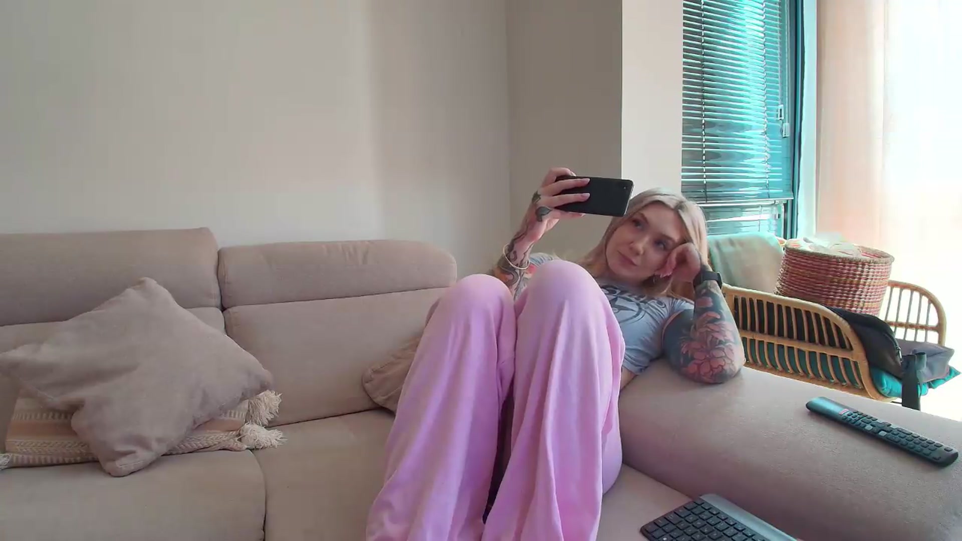 Gallery image thumbnail from Tattoo_bbgirl's myfreecams stream on, 06/19/2026, 14:04 image 2 of 20