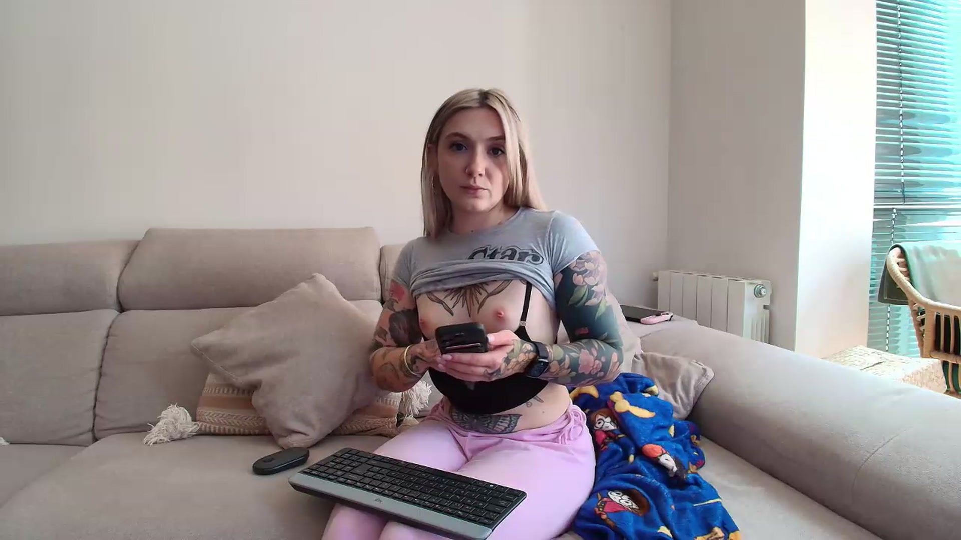 Gallery image thumbnail from Tattoo_bbgirl's myfreecams stream on, 06/19/2026, 14:04 image 14 of 20
