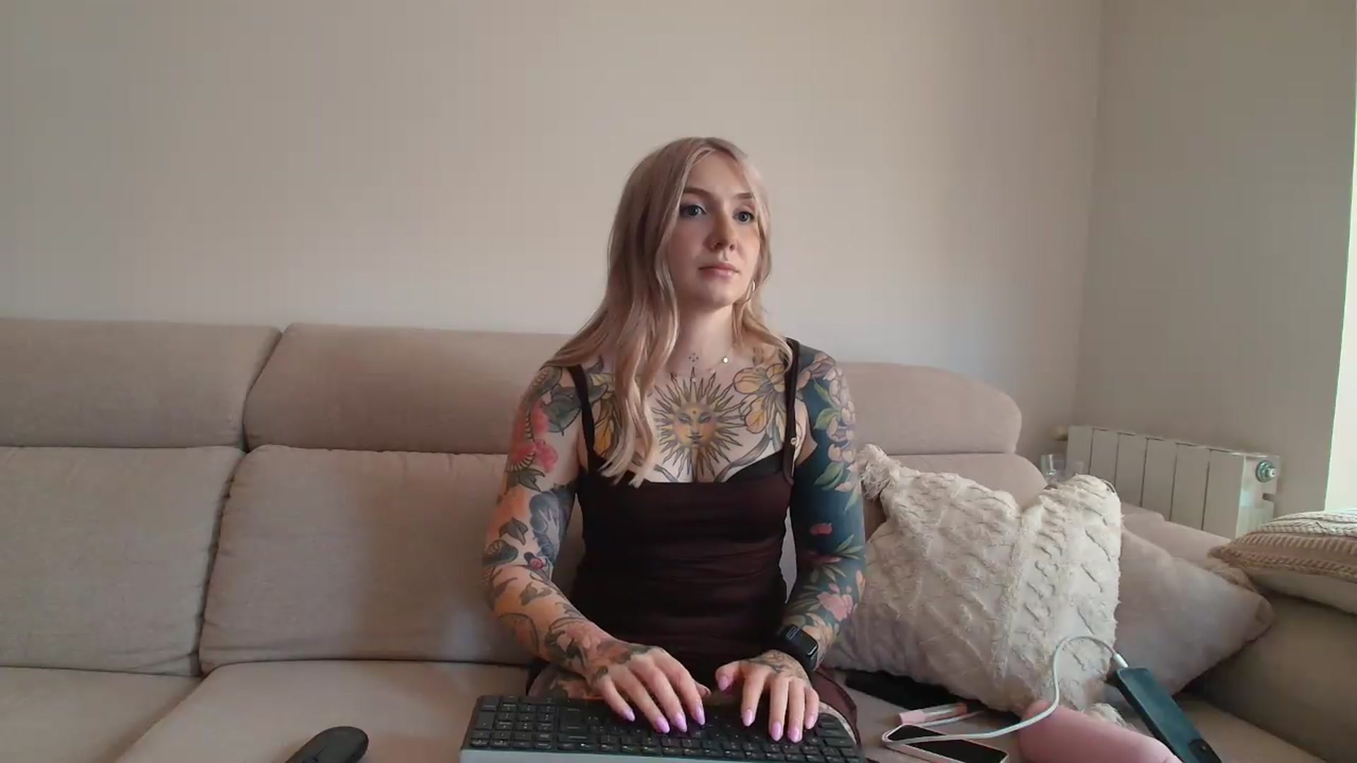 Gallery image thumbnail from Tattoo_bbgirl's myfreecams stream on, 07/08/2026, 18:05 image 12 of 20
