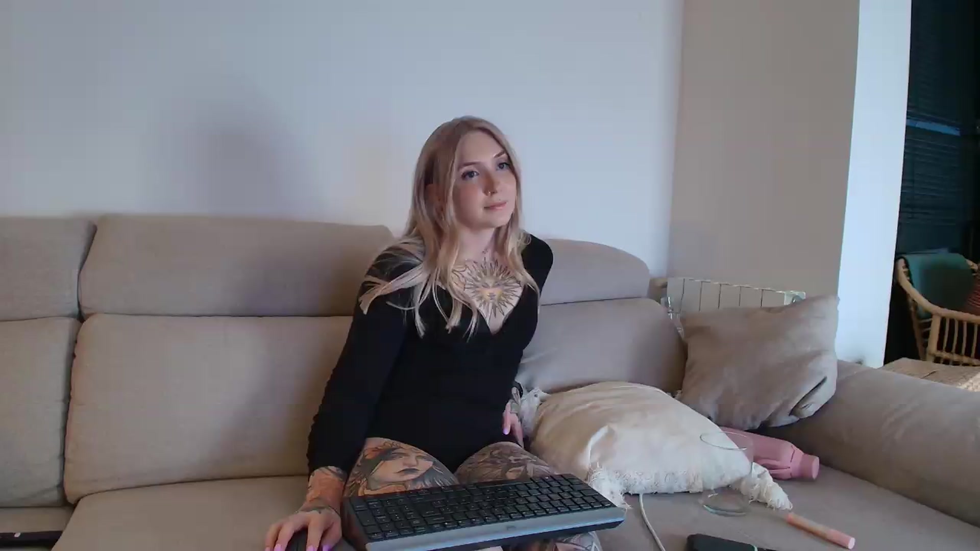 Gallery image thumbnail from Tattoo_bbgirl's myfreecams stream on, 07/10/2026, 21:03 image 1 of 20