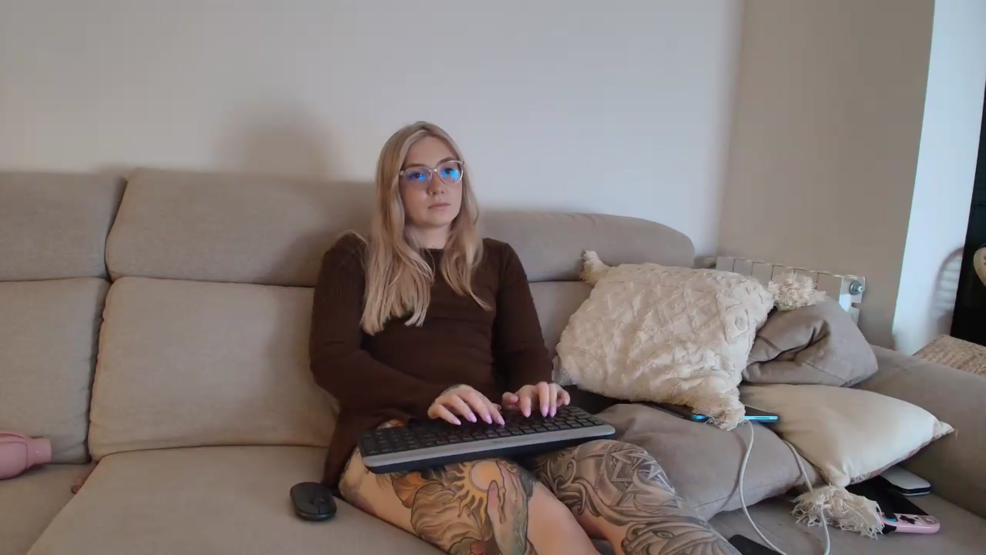 Gallery image thumbnail from Tattoo_bbgirl's myfreecams stream on, 07/21/2026, 21:05 image 19 of 20