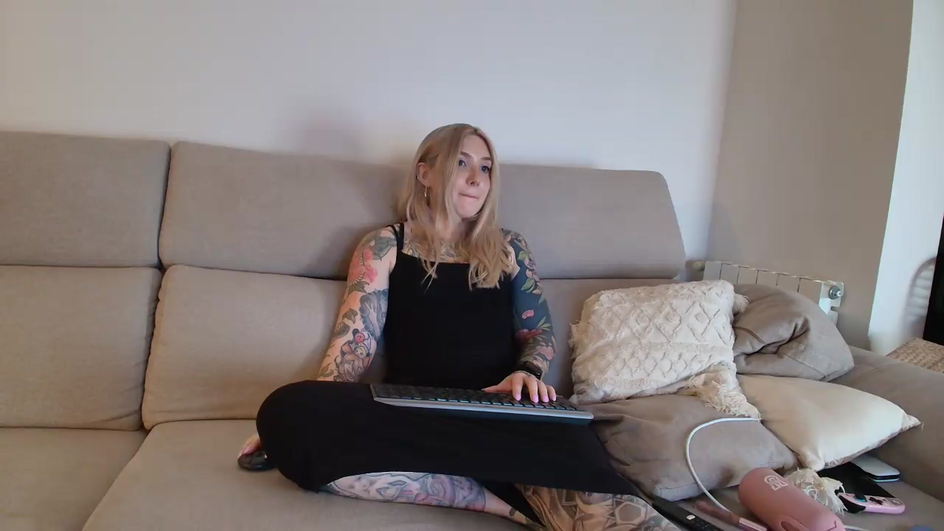 Gallery image thumbnail from Tattoo_bbgirl's myfreecams stream on, 07/22/2026, 20:35 image 11 of 20