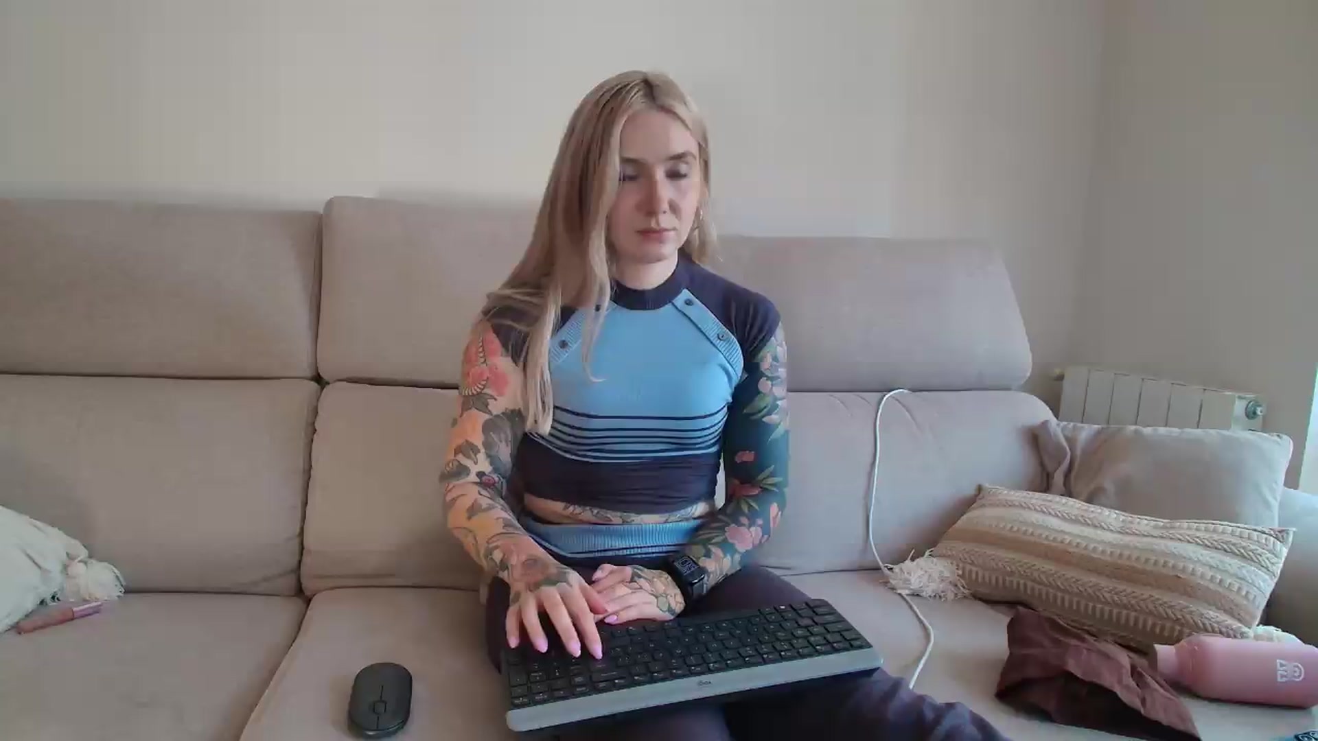 Gallery image thumbnail from Tattoo_bbgirl's myfreecams stream on, 07/27/2026, 17:15 image 11 of 20