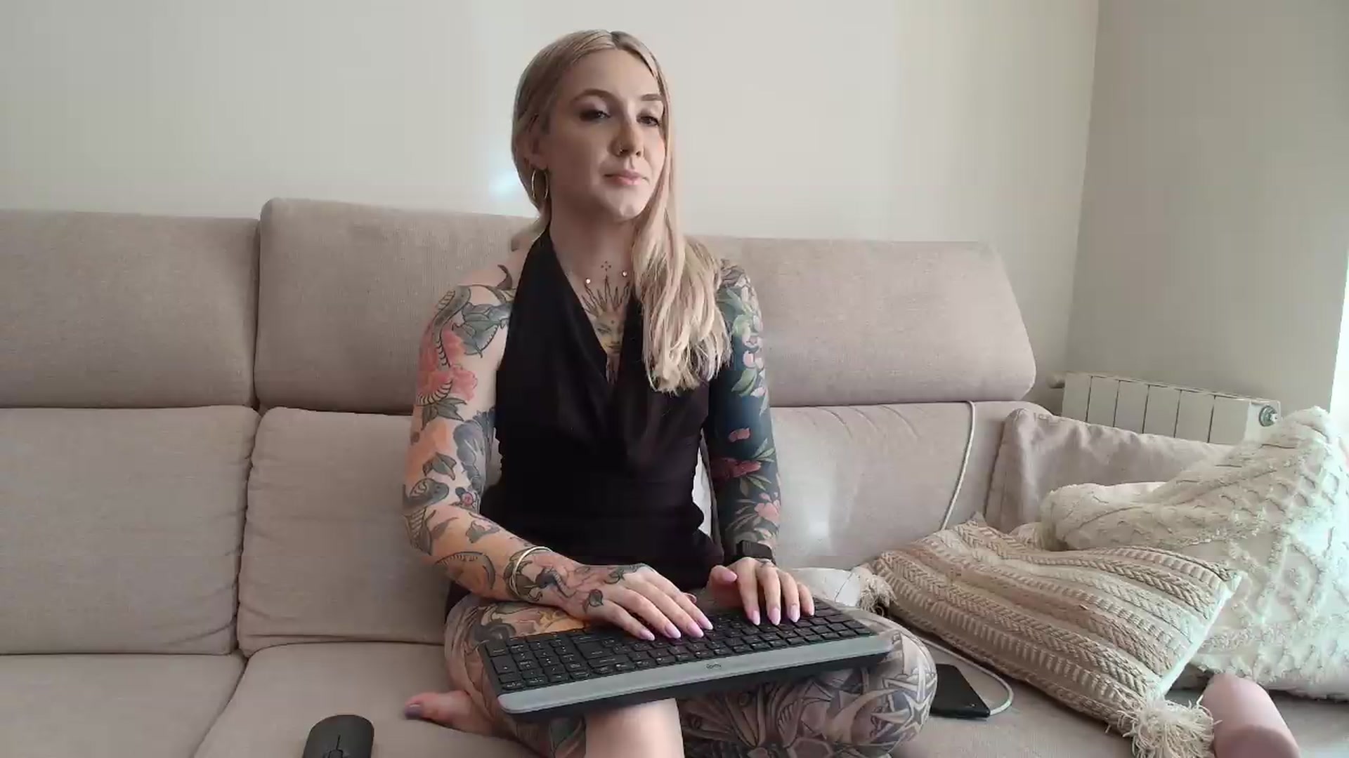 Gallery image thumbnail from Tattoo_bbgirl's myfreecams stream on, 07/28/2026, 18:21 image 8 of 20