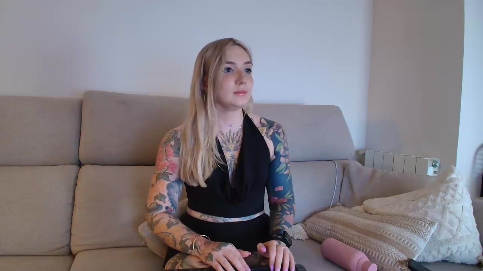 Gallery image thumbnail from Tattoo_bbgirl's myfreecams stream on, 07/28/2026, 19:50 image 19 of 20