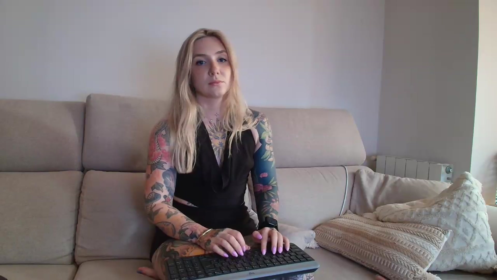 Gallery image thumbnail from Tattoo_bbgirl's myfreecams stream on, 07/28/2026, 19:50 image 7 of 20