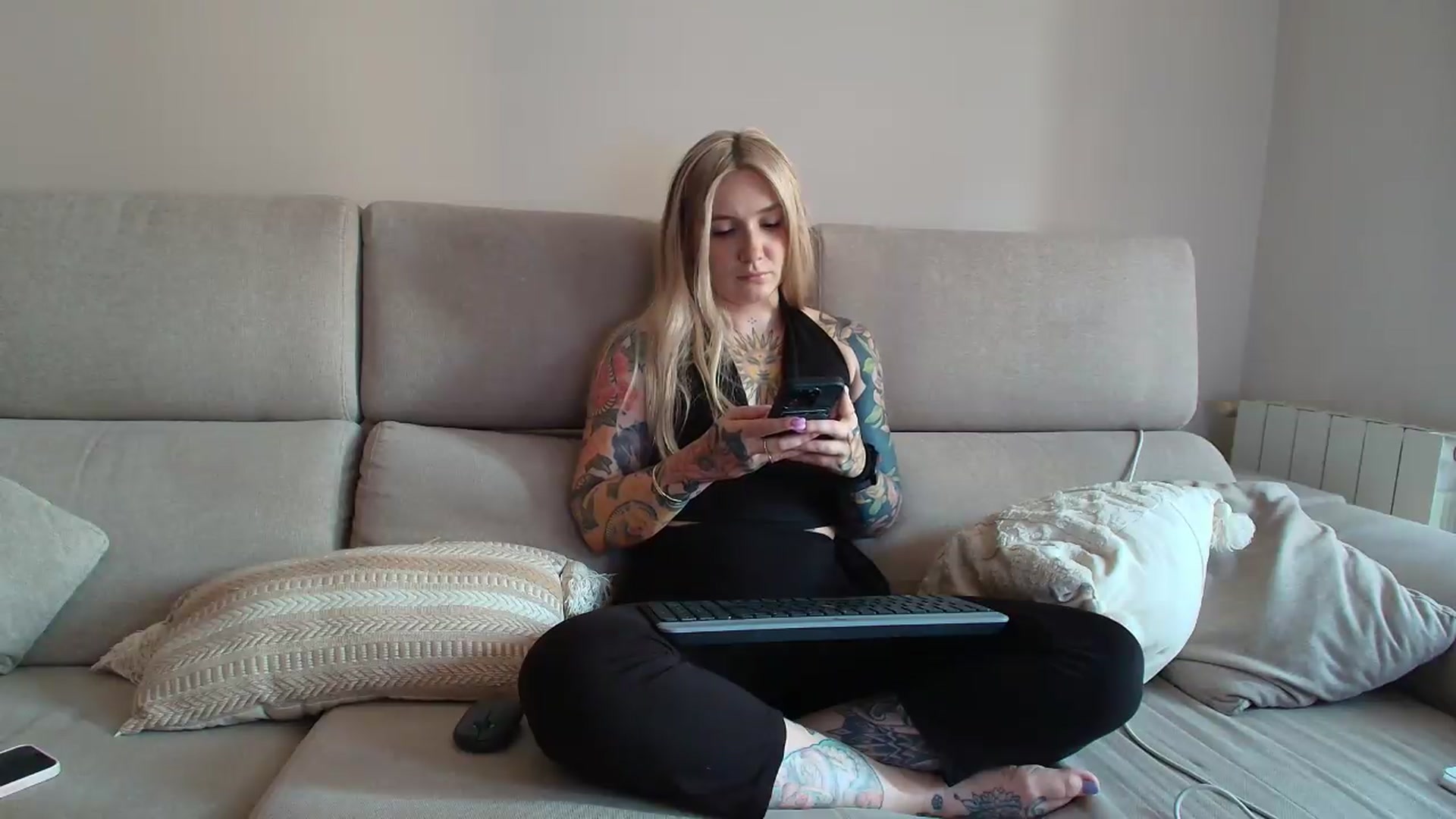 Gallery image thumbnail from Tattoo_bbgirl's myfreecams stream on, 07/31/2026, 17:36 image 15 of 20