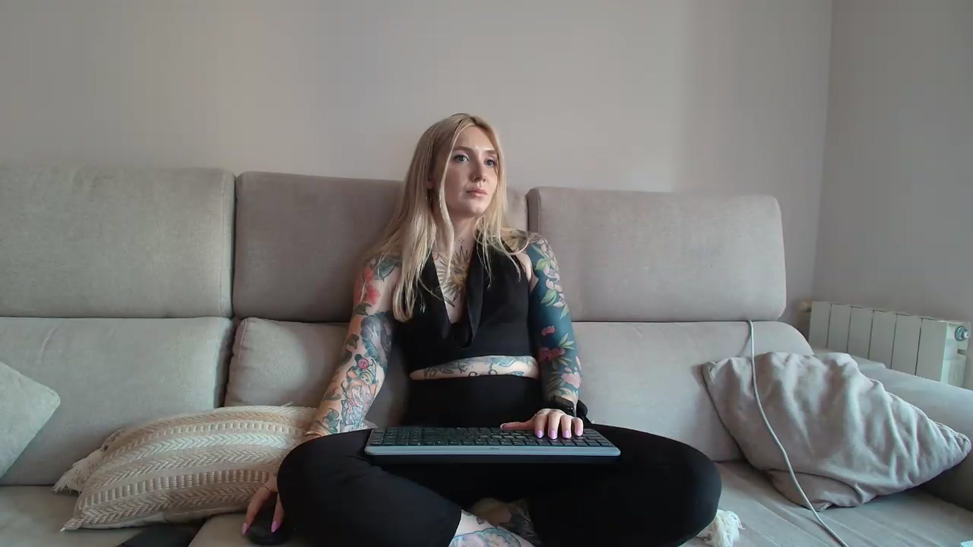 Gallery image thumbnail from Tattoo_bbgirl's myfreecams stream on, 07/31/2026, 18:23 image 9 of 20
