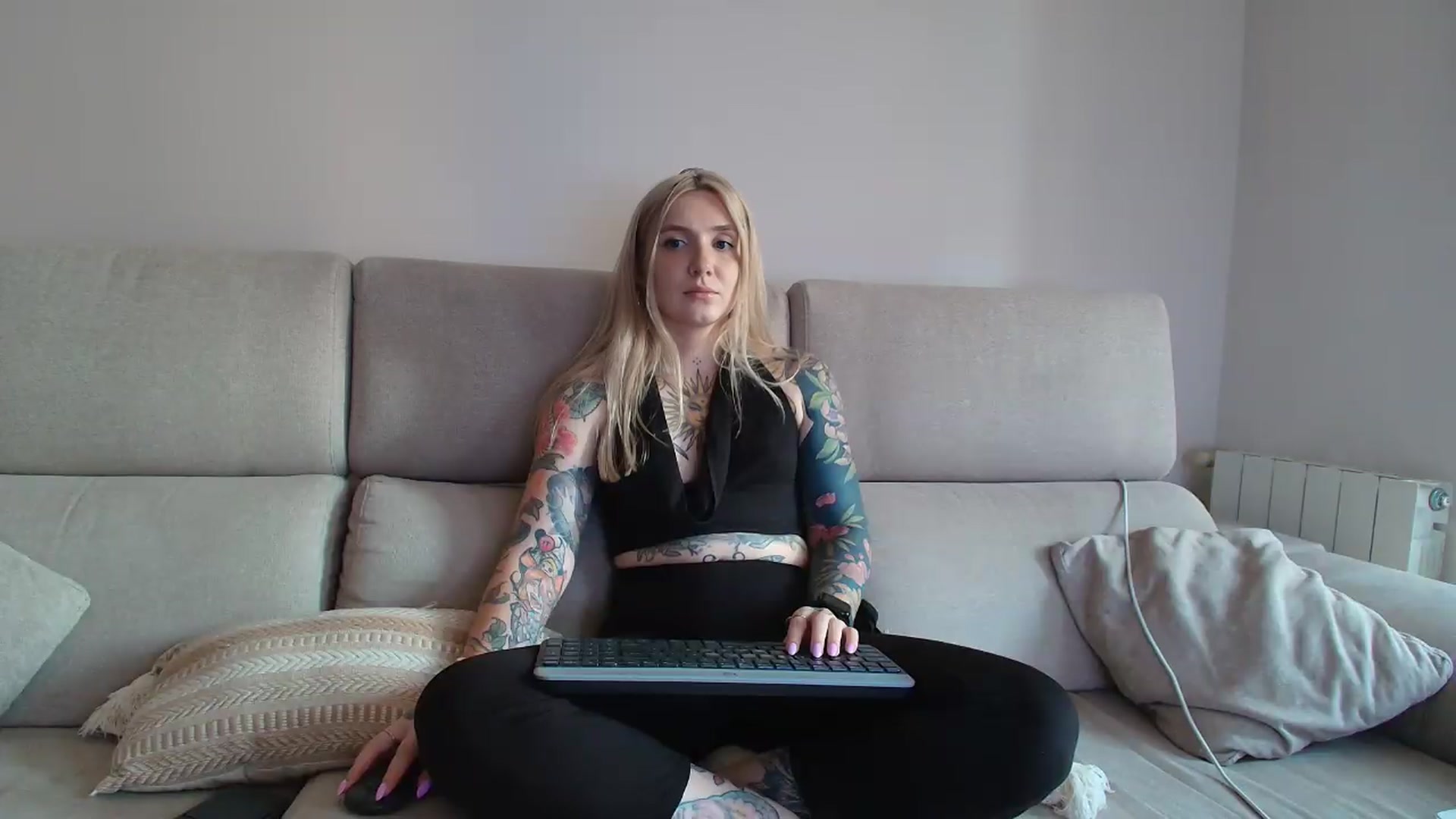 Gallery image thumbnail from Tattoo_bbgirl's myfreecams stream on, 07/31/2026, 18:23 image 10 of 20