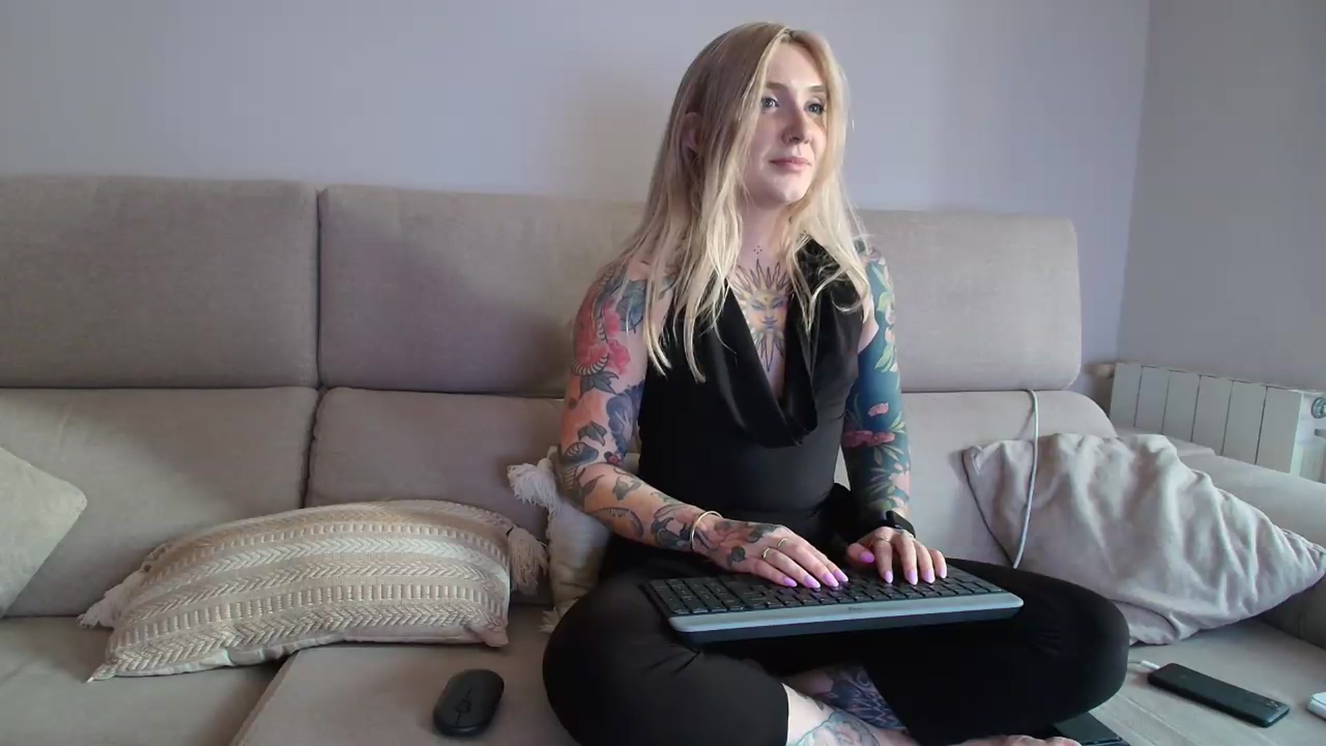 Gallery image thumbnail from Tattoo_bbgirl's myfreecams stream on, 07/31/2026, 21:07 image 3 of 20