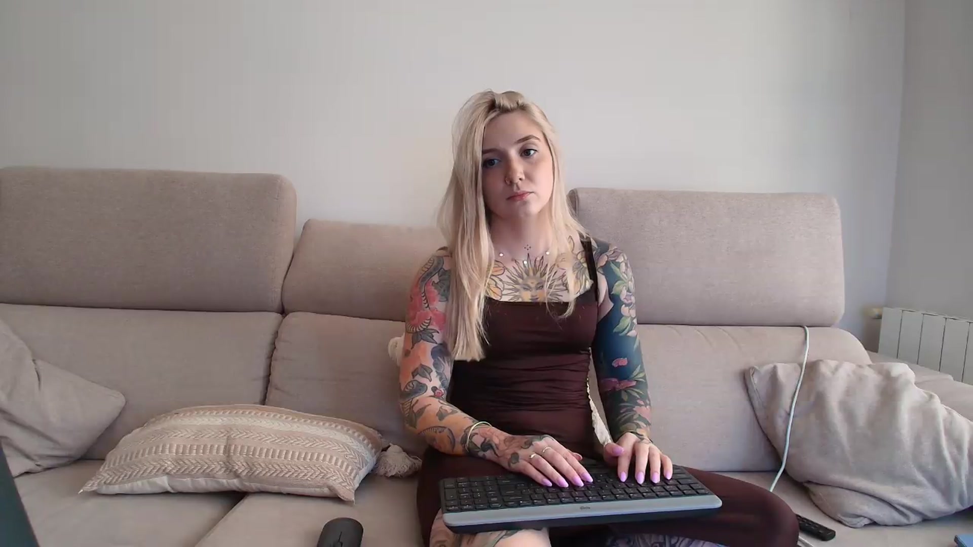 Gallery image thumbnail from Tattoo_bbgirl's myfreecams stream on, 08/01/2026, 17:08 image 2 of 20