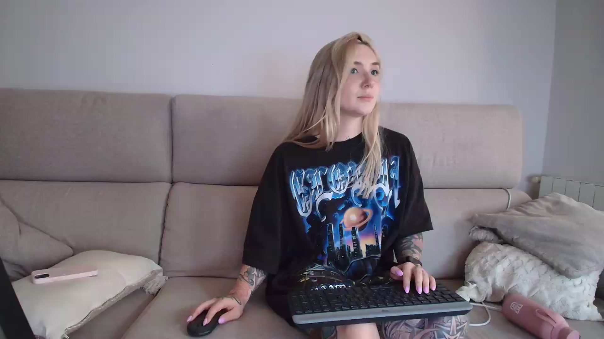 Gallery image thumbnail from Tattoo_bbgirl's myfreecams stream on, 08/04/2026, 19:20 image 1 of 20