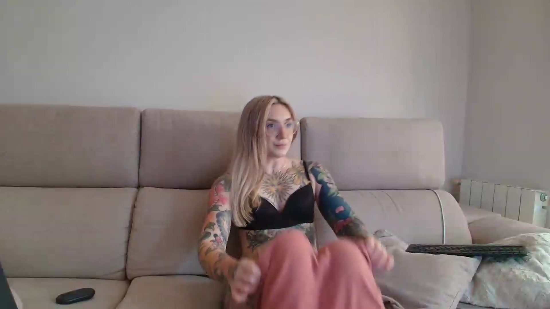 Gallery image thumbnail from Tattoo_bbgirl's myfreecams stream on, 08/08/2026, 17:32 image 18 of 20