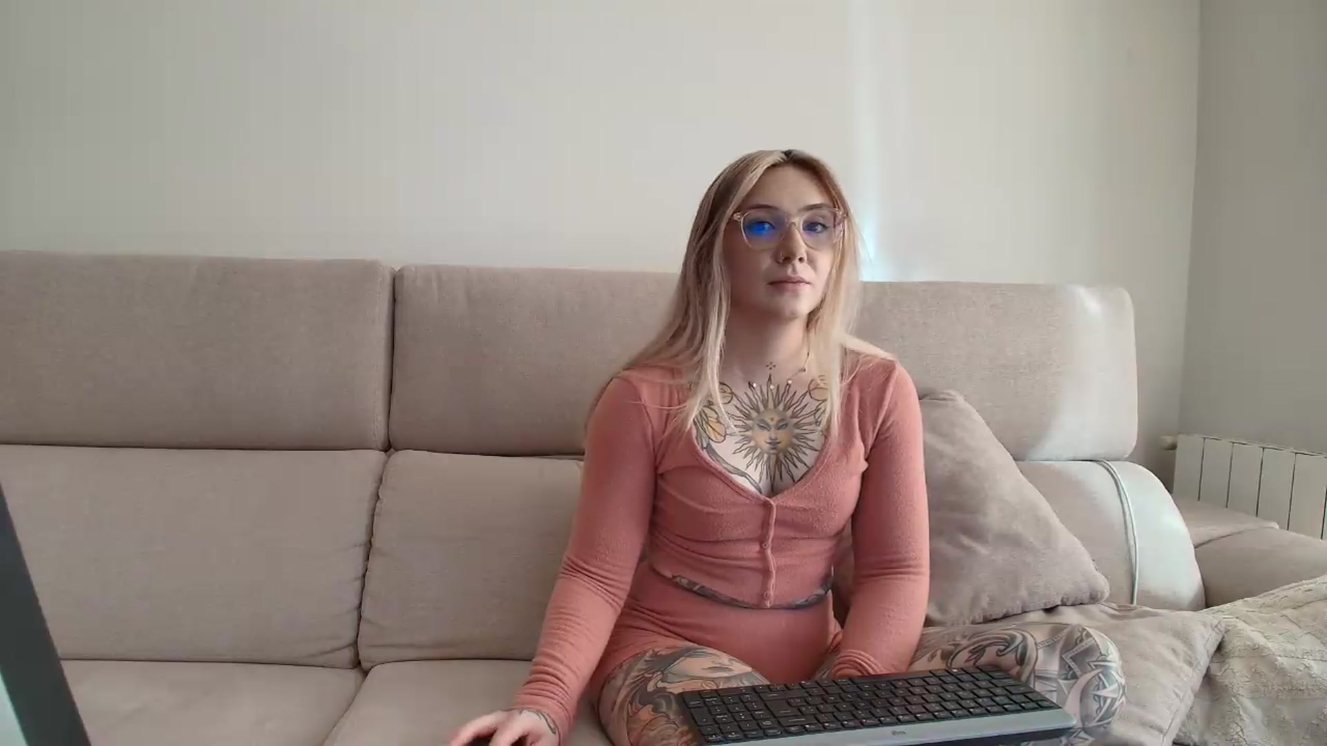 Gallery image thumbnail from Tattoo_bbgirl's myfreecams stream on, 08/08/2026, 17:32 image 2 of 20