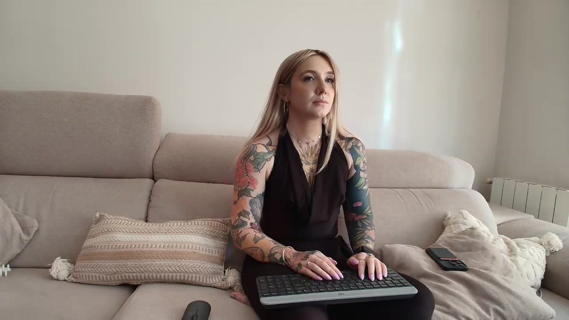 Gallery image thumbnail from Tattoo_bbgirl's myfreecams stream on, 08/14/2026, 15:14 image 10 of 20