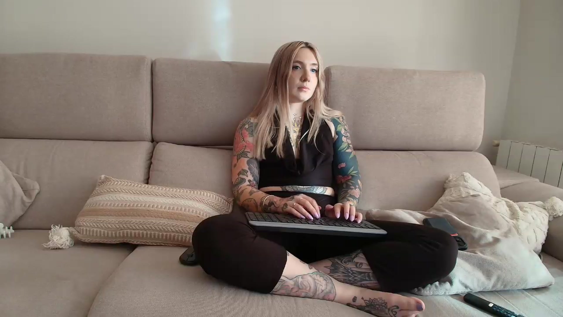 Gallery image thumbnail from Tattoo_bbgirl's myfreecams stream on, 08/14/2026, 16:02 image 12 of 20