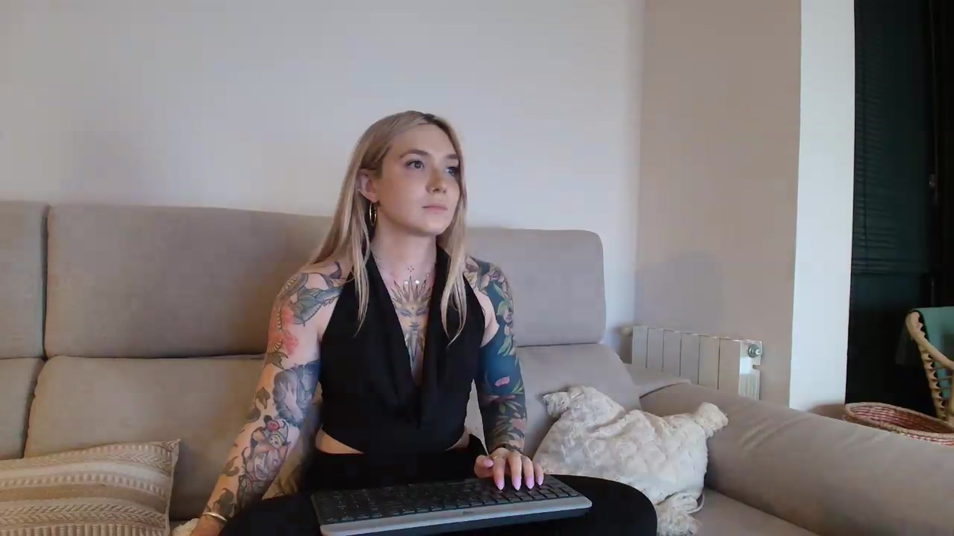 Gallery image thumbnail from Tattoo_bbgirl's myfreecams stream on, 08/14/2026, 20:57 image 11 of 20