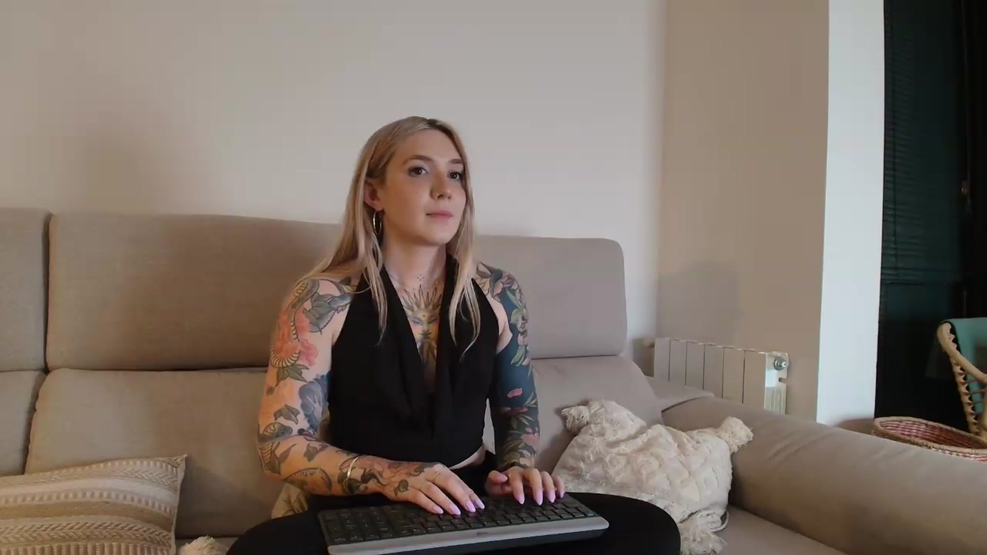 Gallery image thumbnail from Tattoo_bbgirl's myfreecams stream on, 08/14/2026, 20:57 image 12 of 20