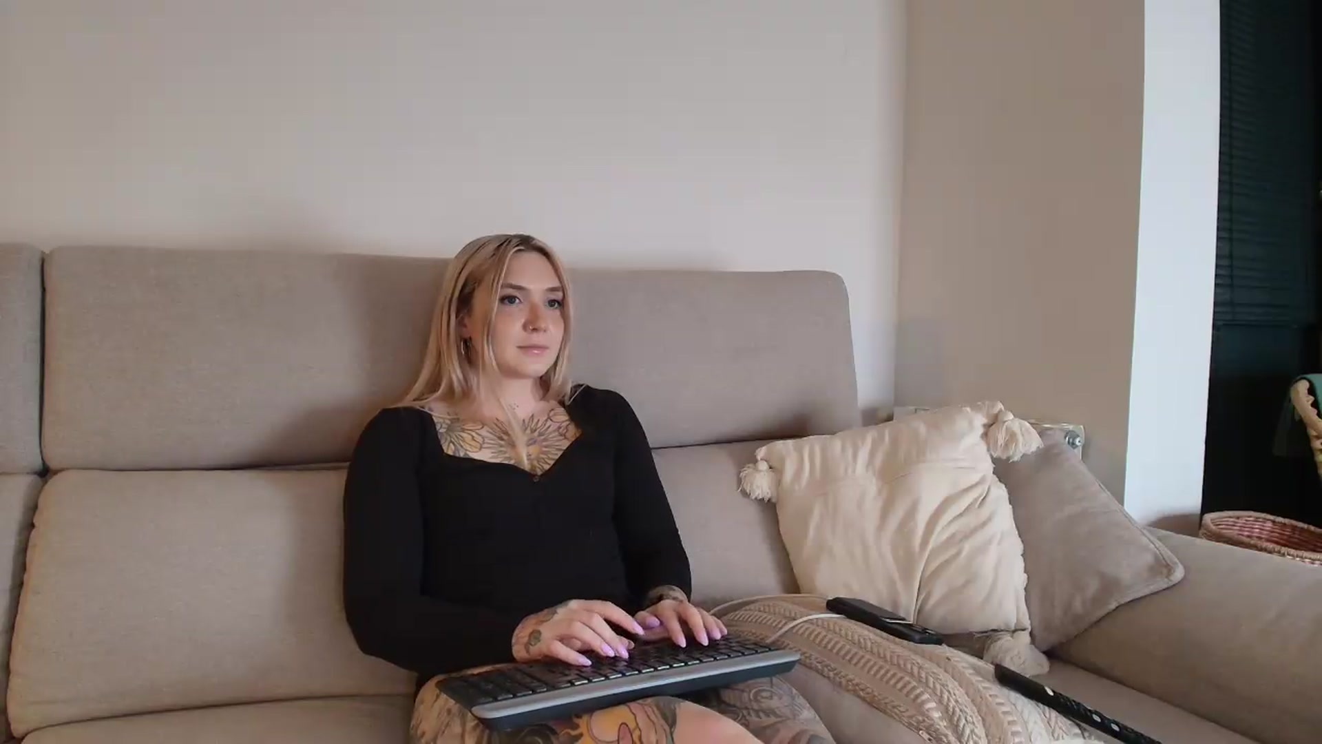 Gallery image thumbnail from Tattoo_bbgirl's myfreecams stream on, 08/25/2026, 19:53 image 17 of 20