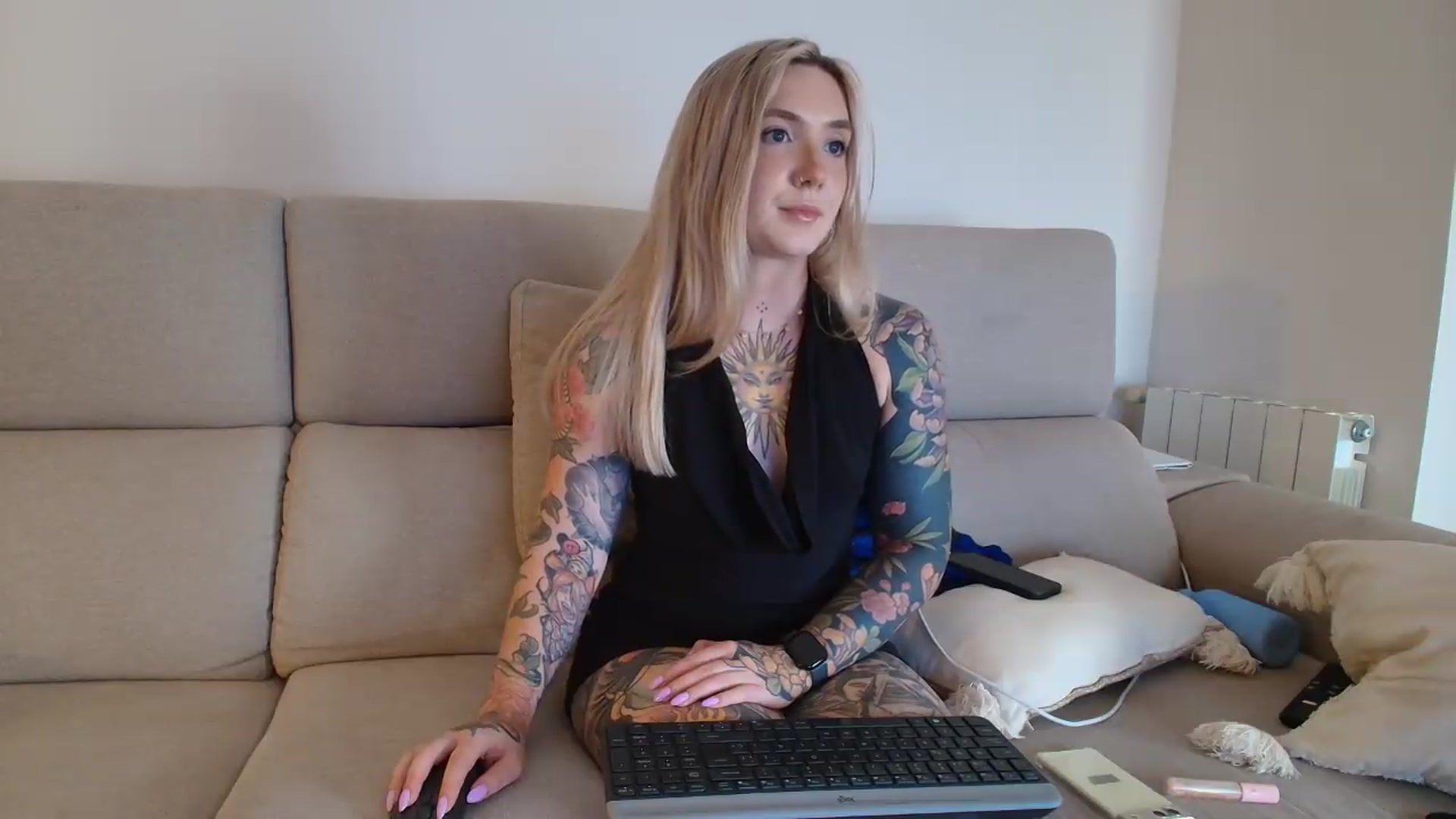 Gallery image thumbnail from Tattoo_bbgirl's myfreecams stream on, 08/28/2026, 21:04 image 17 of 20