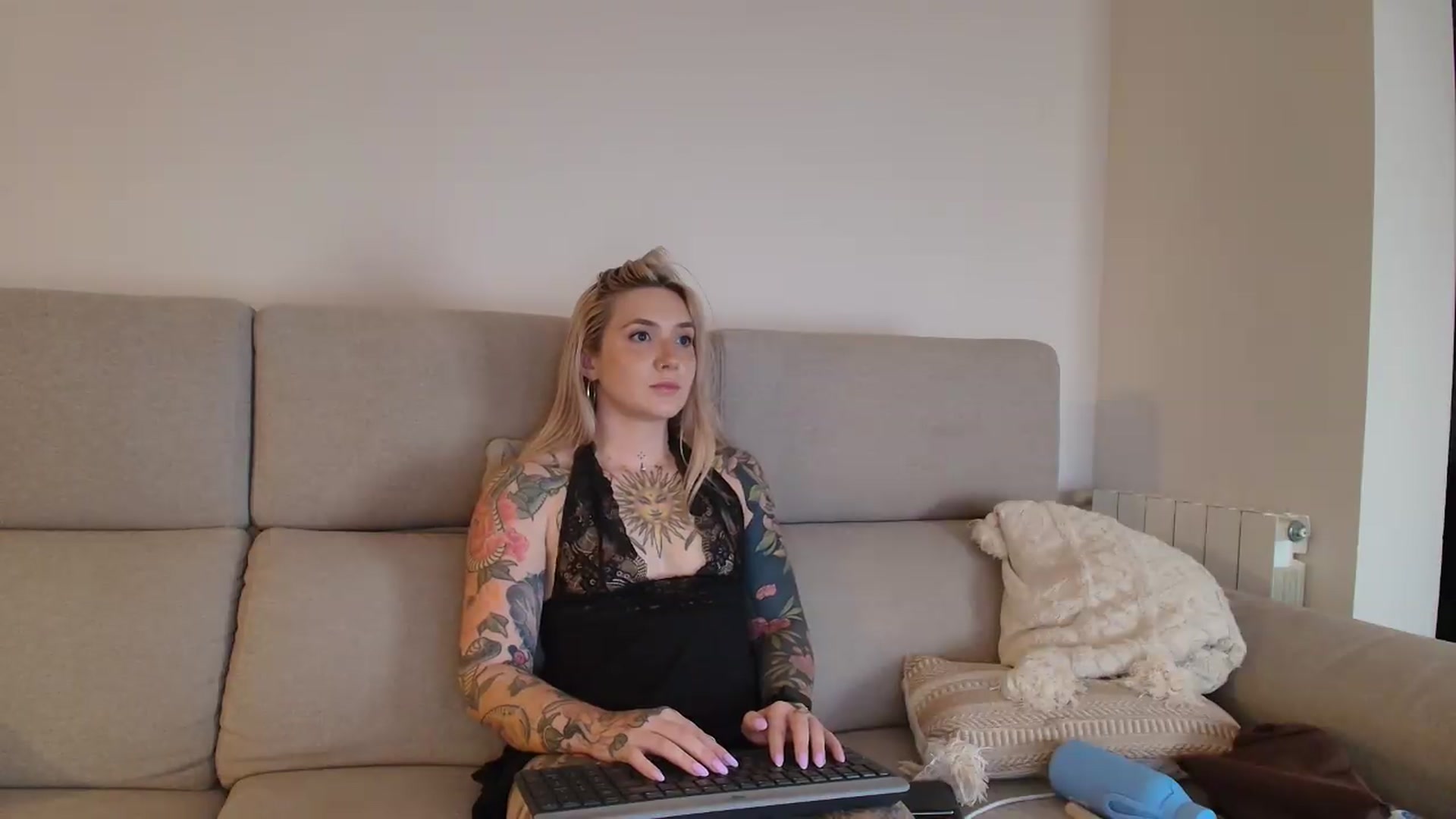 Gallery image thumbnail from Tattoo_bbgirl's myfreecams stream on, 08/31/2026, 21:12 image 3 of 20