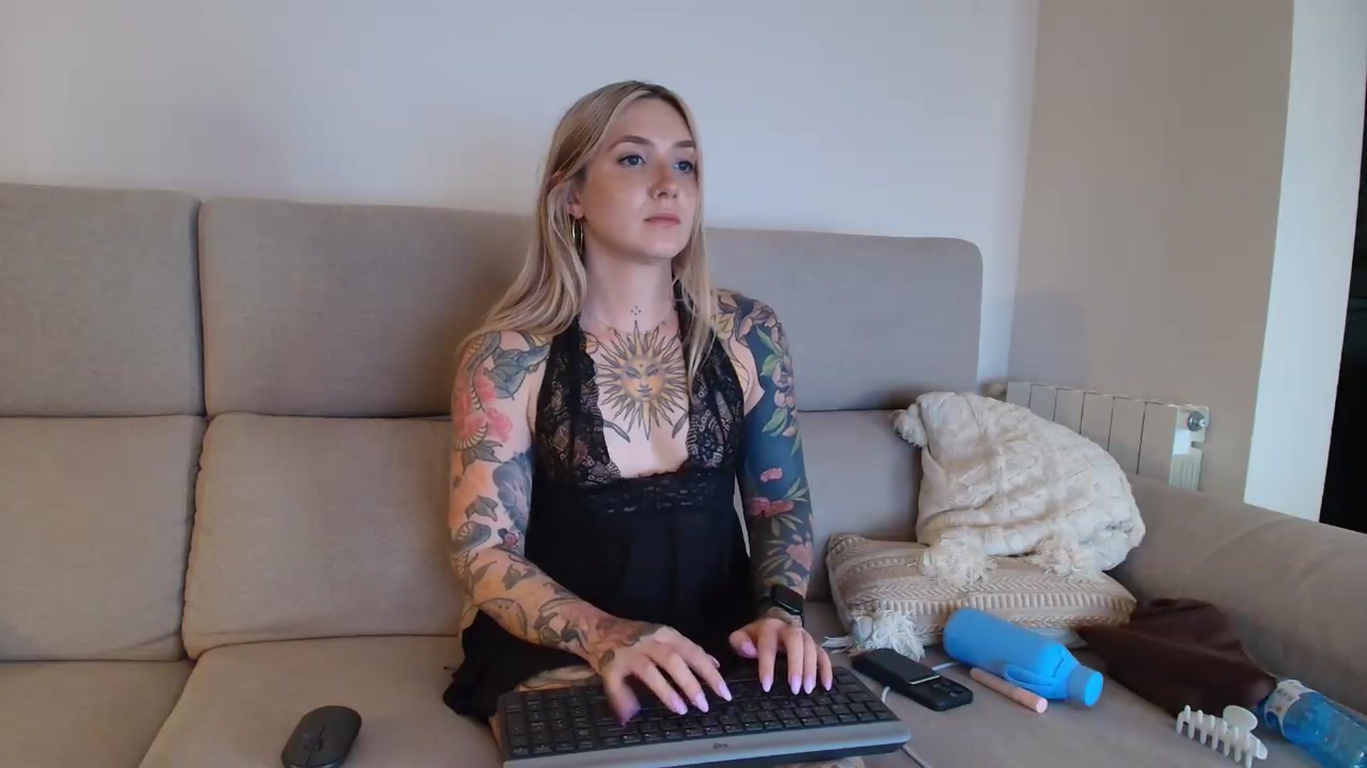 Gallery image thumbnail from Tattoo_bbgirl's myfreecams stream on, 08/31/2026, 21:12 image 15 of 20